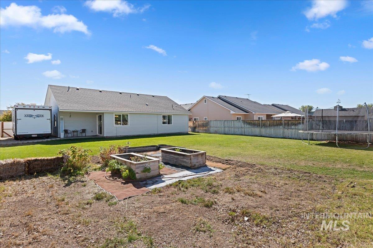 1064 Homestead, Emmett, Idaho 83617, 3 Bedrooms, 2 Bathrooms, Residential For Sale, Price $400,000,MLS 99002589