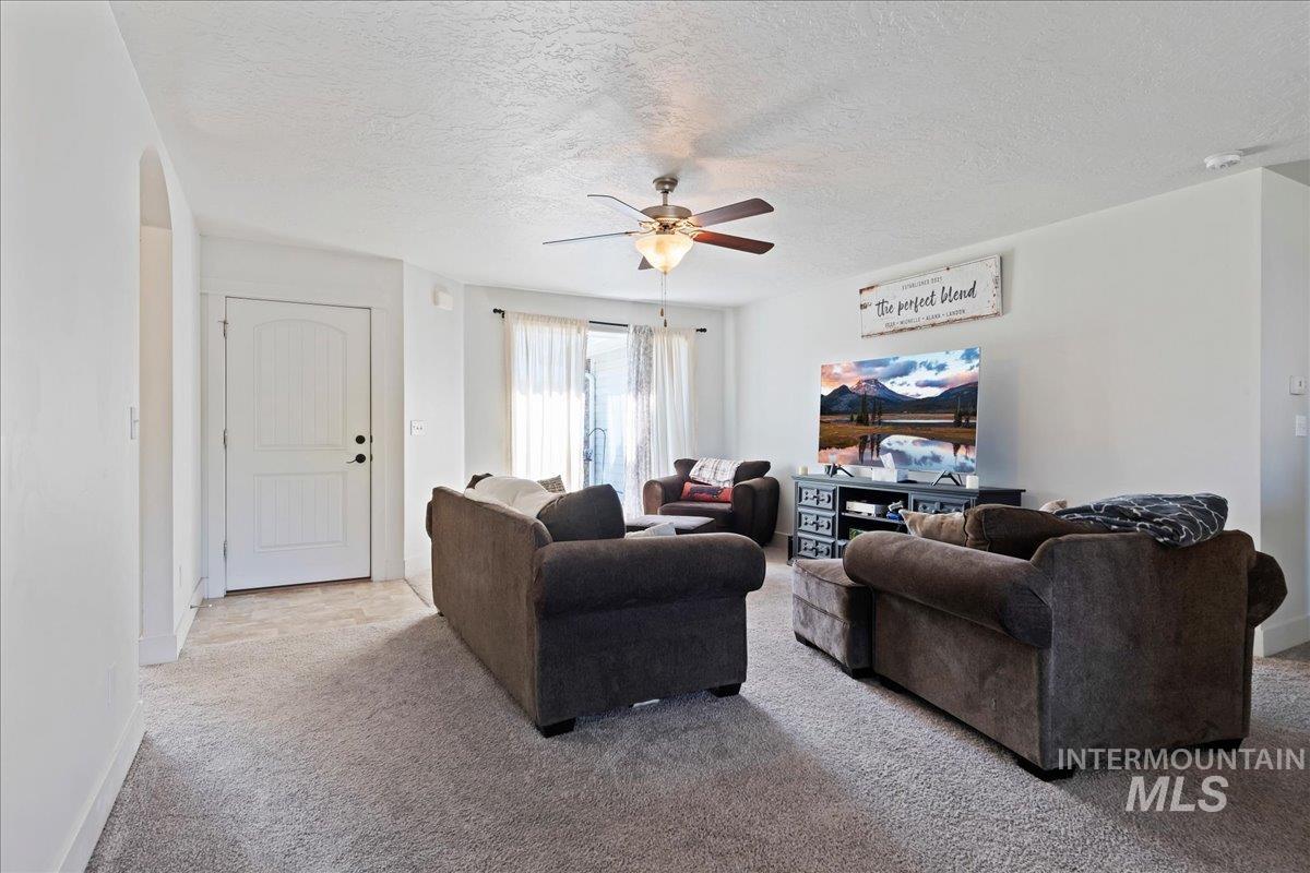 1064 Homestead, Emmett, Idaho 83617, 3 Bedrooms, 2 Bathrooms, Residential For Sale, Price $400,000,MLS 99002589