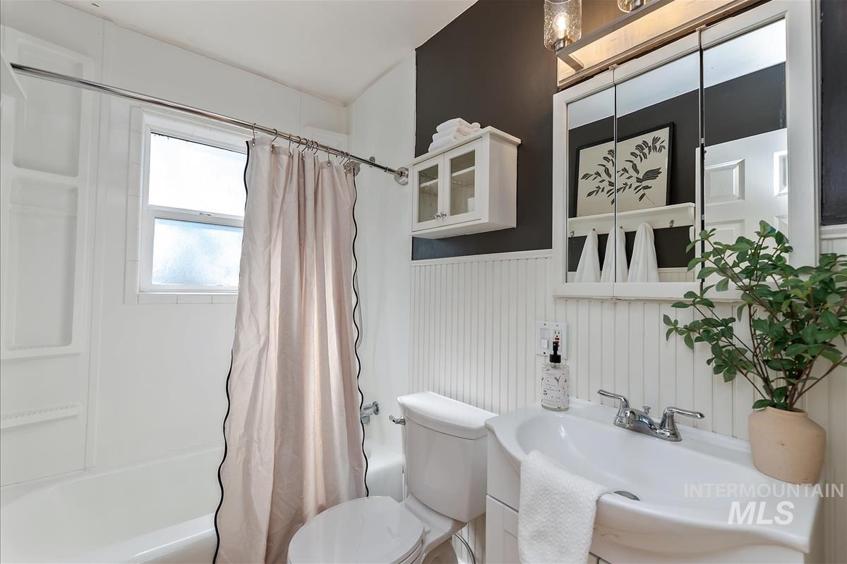 14 S Wheeler St, Boise, Idaho 83705, 2 Bedrooms, 1 Bathroom, Residential For Sale, Price $409,000,MLS 99002590