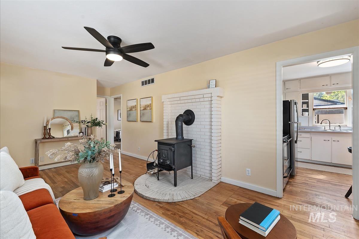14 S Wheeler St, Boise, Idaho 83705, 2 Bedrooms, 1 Bathroom, Residential For Sale, Price $409,000,MLS 99002590