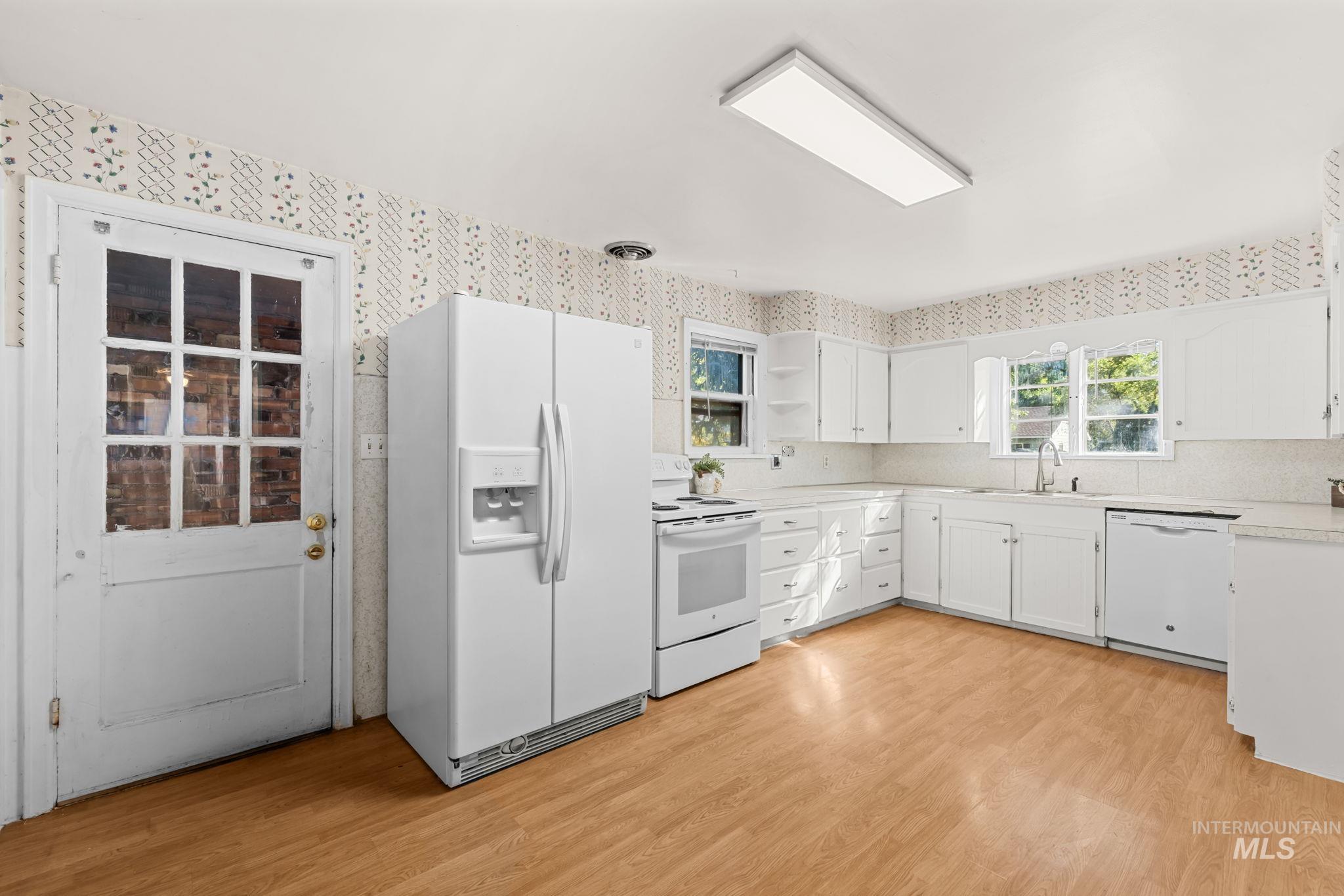1717 S Manitou, Boise, Idaho 83706, 6 Bedrooms, 3 Bathrooms, Residential For Sale, Price $799,900,MLS 99002598