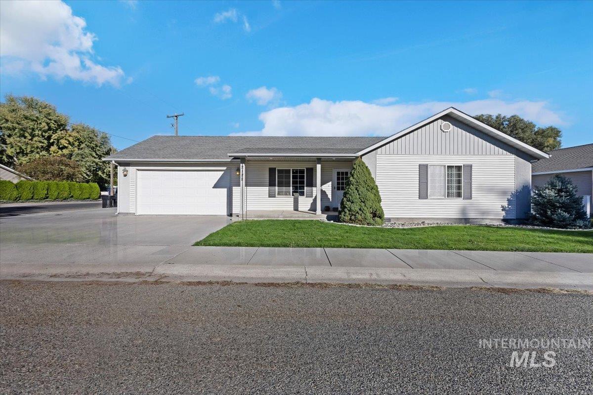 2122 Bitterbrush Ct, Gooding, Idaho 83330, 3 Bedrooms, 2 Bathrooms, Residential For Sale, Price $299,000,MLS 99002603