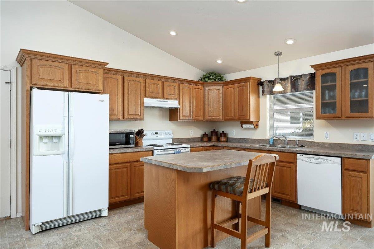 2122 Bitterbrush Ct, Gooding, Idaho 83330, 3 Bedrooms, 2 Bathrooms, Residential For Sale, Price $299,000,MLS 99002603