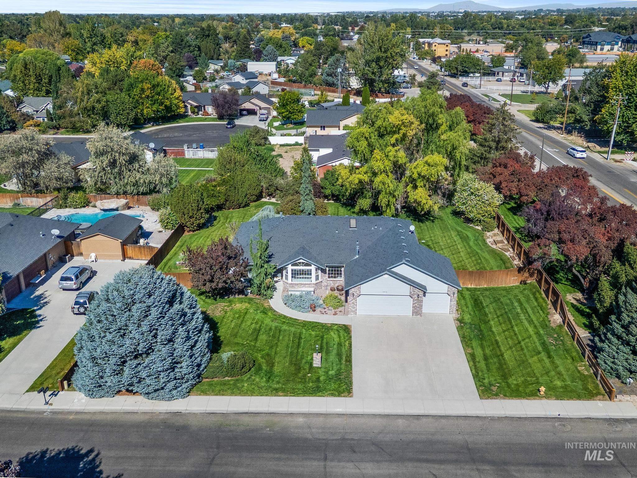 3016 Bannock Ave, Nampa, Idaho 83686, 3 Bedrooms, 2 Bathrooms, Residential For Sale, Price $522,000,MLS 99002608