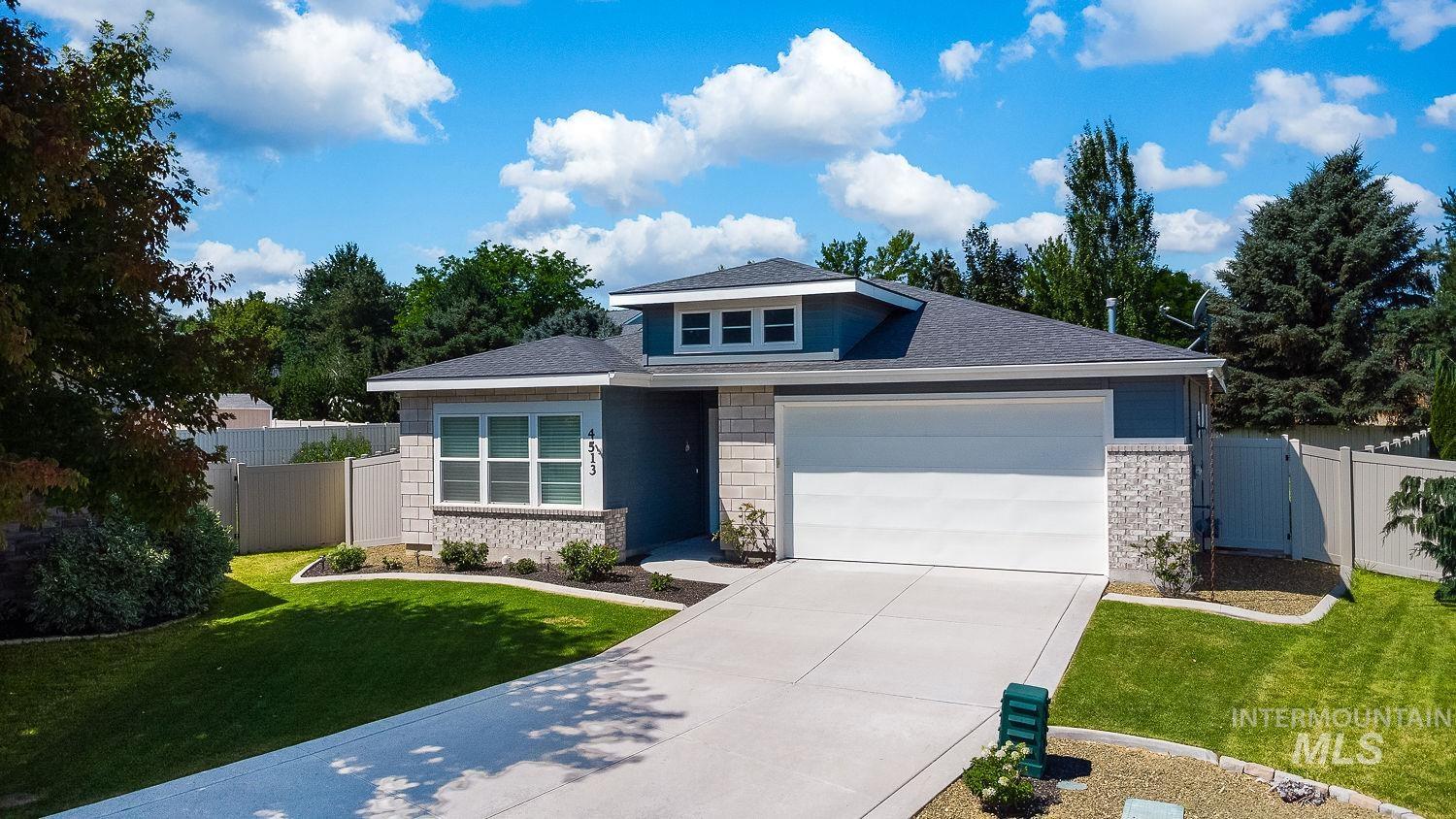 4513 S Dazzle Ave, Meridian, Idaho 83642, 3 Bedrooms, 2 Bathrooms, Residential For Sale, Price $510,000,MLS 99002610