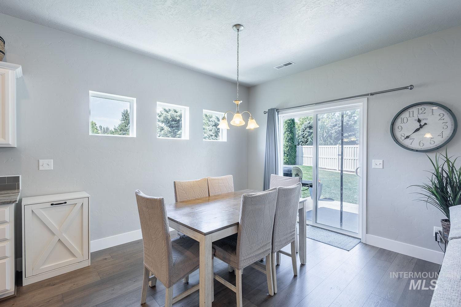 4513 S Dazzle Ave, Meridian, Idaho 83642, 3 Bedrooms, 2 Bathrooms, Residential For Sale, Price $510,000,MLS 99002610