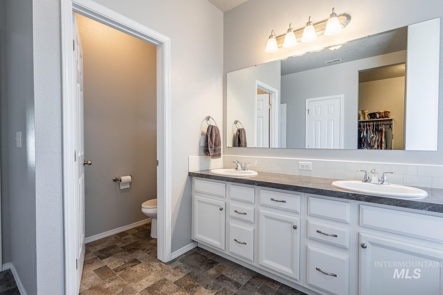 4513 S Dazzle Ave, Meridian, Idaho 83642, 3 Bedrooms, 2 Bathrooms, Residential For Sale, Price $510,000,MLS 99002610