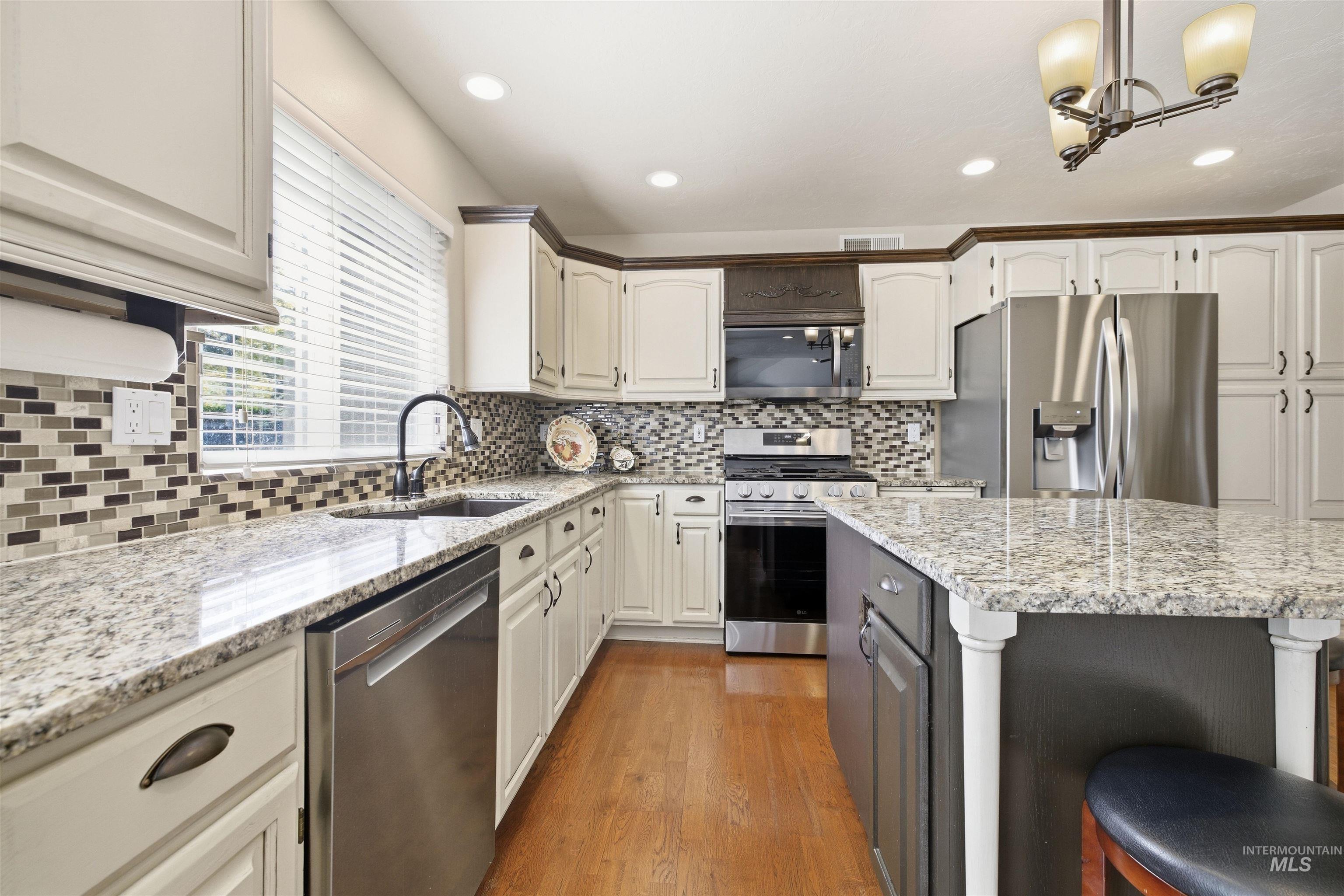 2028 Candleridge Dr, Twin Falls, Idaho 83301, 4 Bedrooms, 2.5 Bathrooms, Residential For Sale, Price $599,500,MLS 99002613