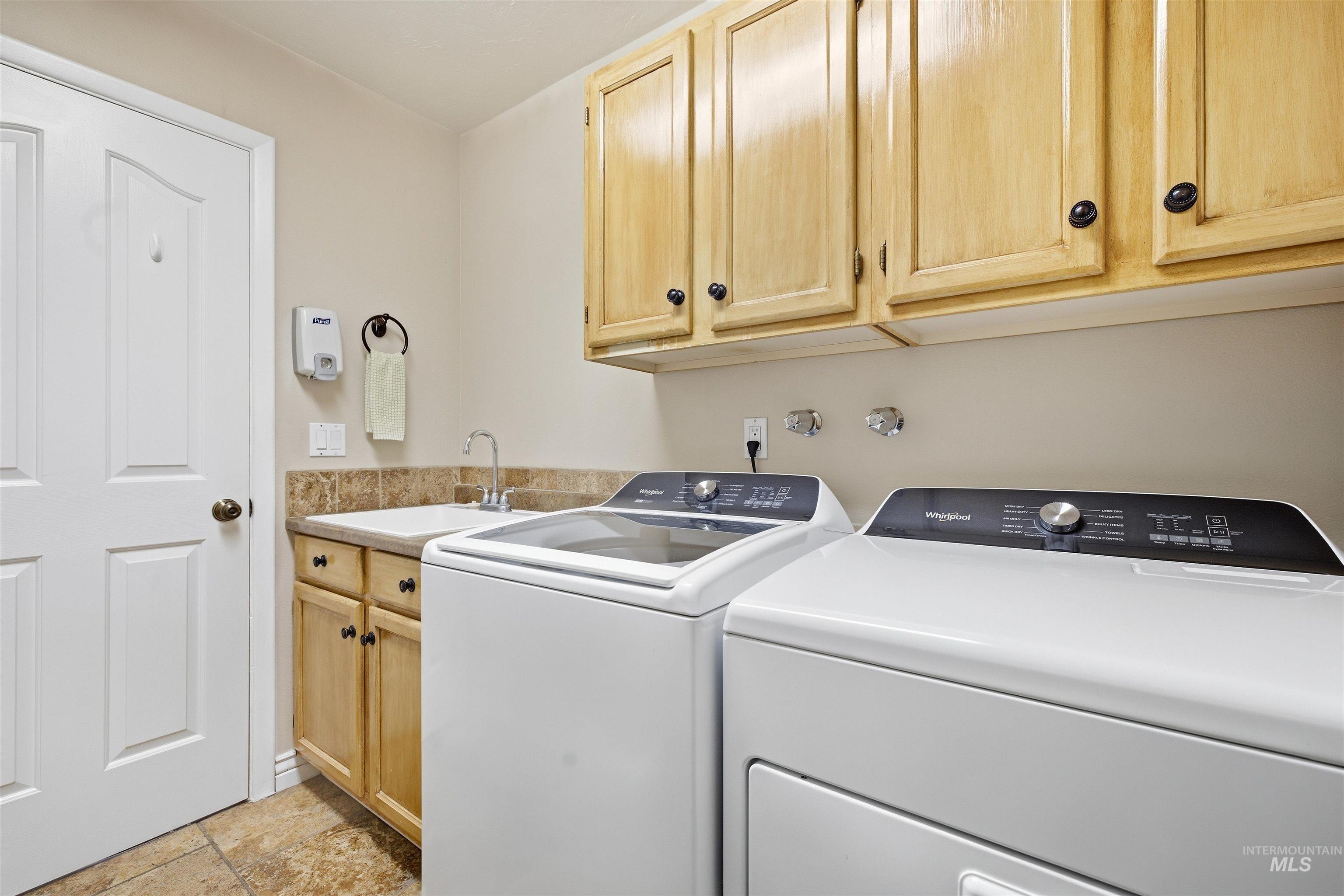 2028 Candleridge Dr, Twin Falls, Idaho 83301, 4 Bedrooms, 2.5 Bathrooms, Residential For Sale, Price $599,500,MLS 99002613