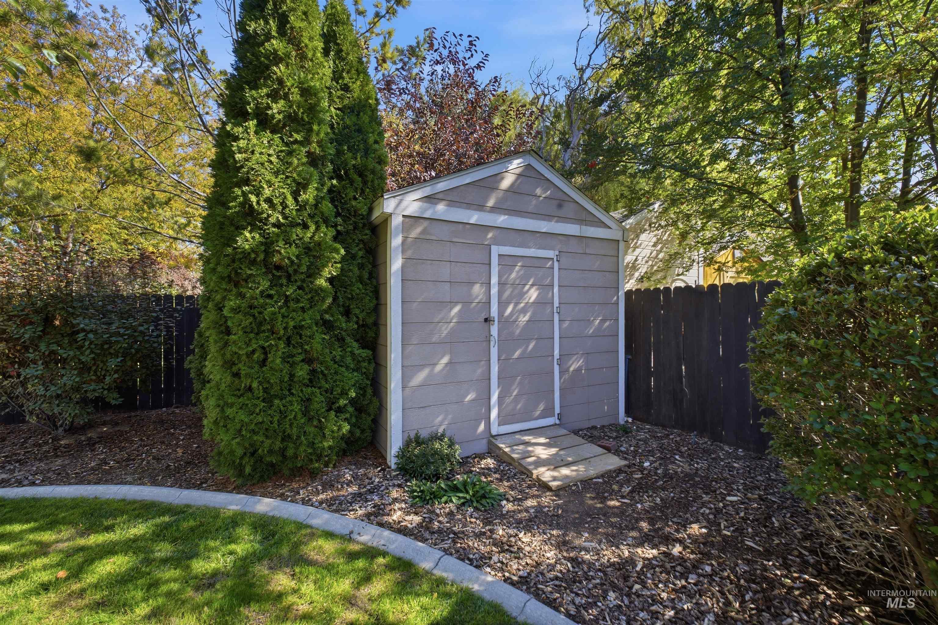 2028 Candleridge Dr, Twin Falls, Idaho 83301, 4 Bedrooms, 2.5 Bathrooms, Residential For Sale, Price $599,500,MLS 99002613