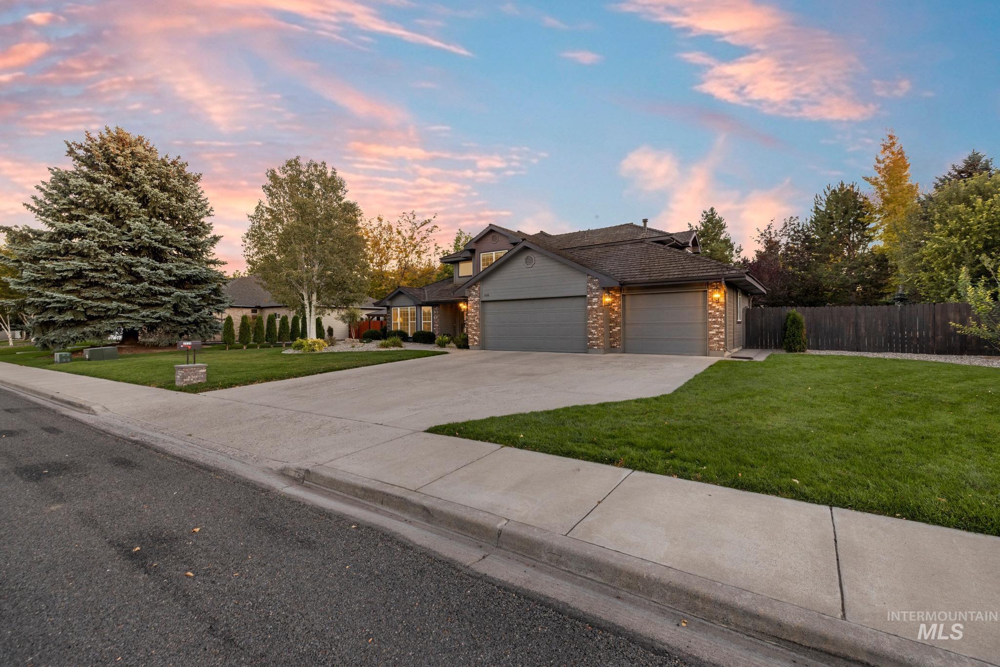 2028 Candleridge Dr, Twin Falls, Idaho 83301, 4 Bedrooms, 2.5 Bathrooms, Residential For Sale, Price $599,500,MLS 99002613
