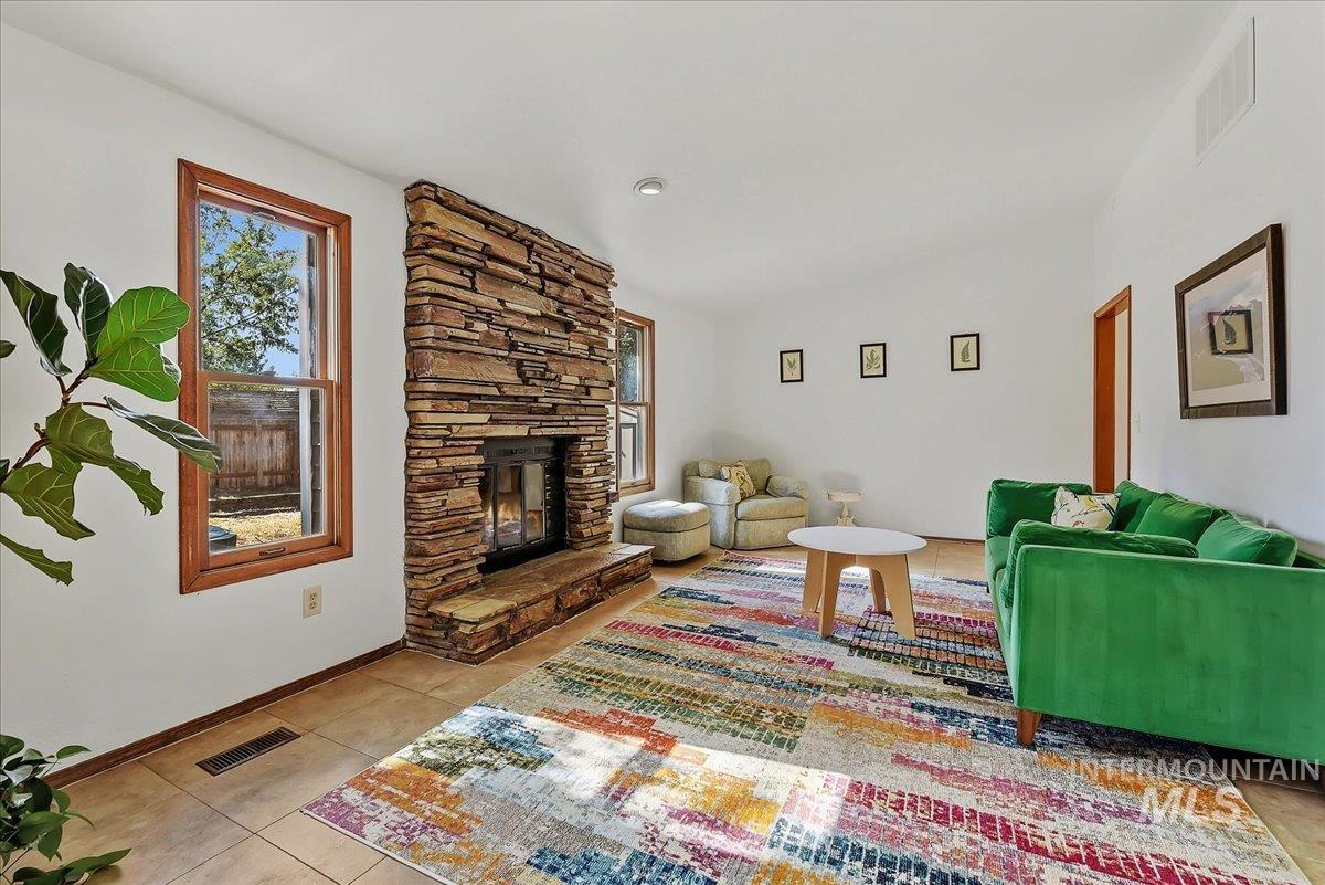 1820 N Kristen Way, Meridian, Idaho 83646, 3 Bedrooms, 2 Bathrooms, Residential For Sale, Price $420,000,MLS 99002615