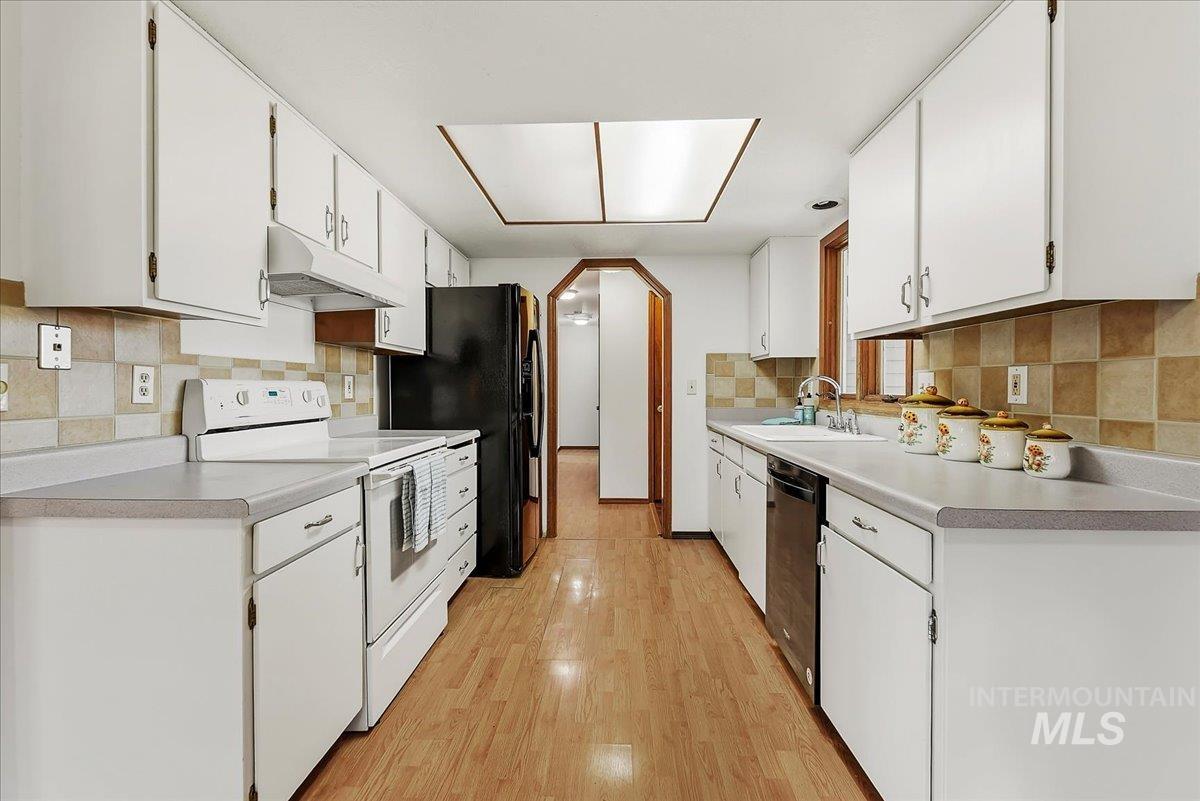 1820 N Kristen Way, Meridian, Idaho 83646, 3 Bedrooms, 2 Bathrooms, Residential For Sale, Price $420,000,MLS 99002615