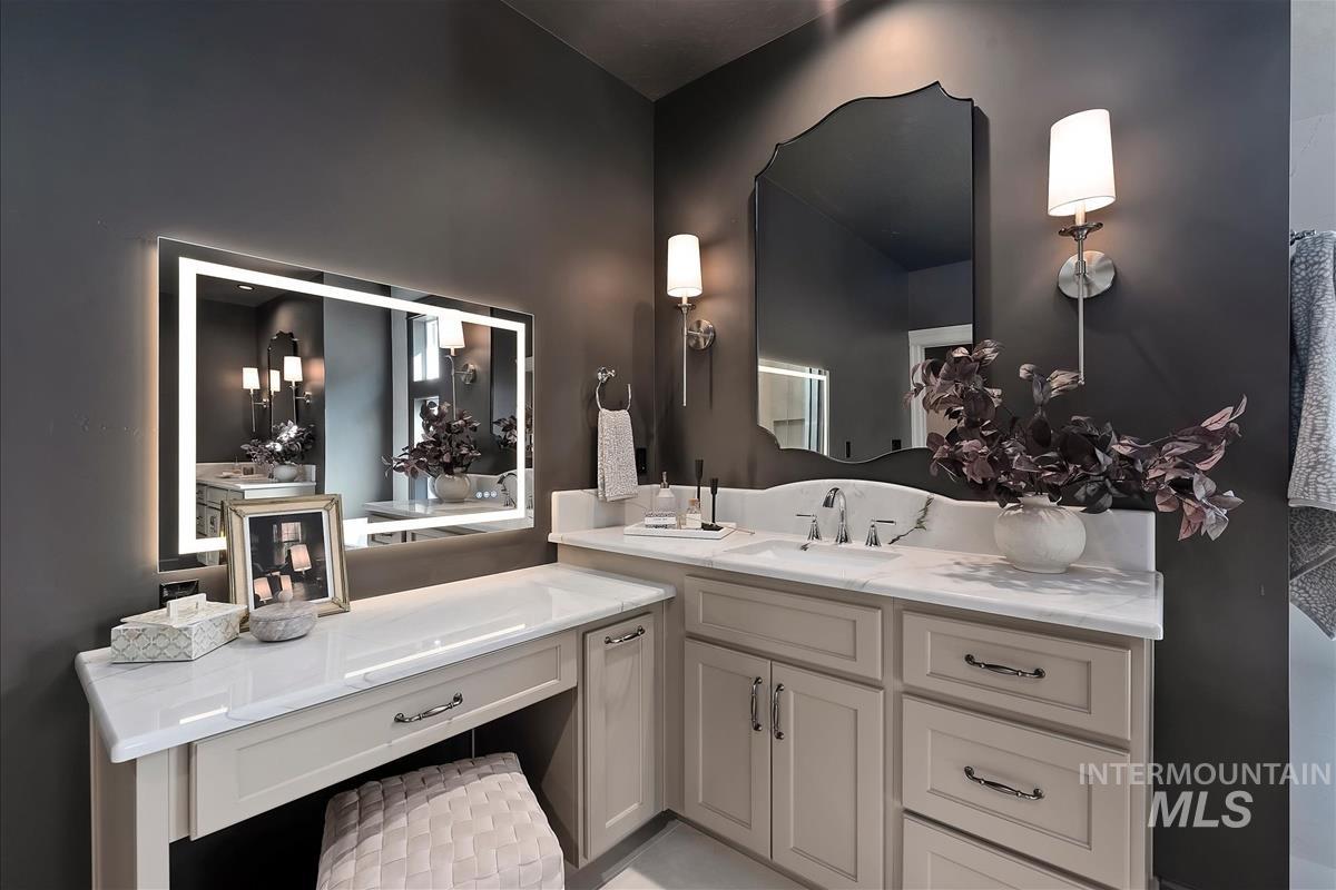 9833 S Peregrine Falcon Ave., Nampa, Idaho 83686, 4 Bedrooms, 3.5 Bathrooms, Residential For Sale, Price $1,174,900,MLS 99002618