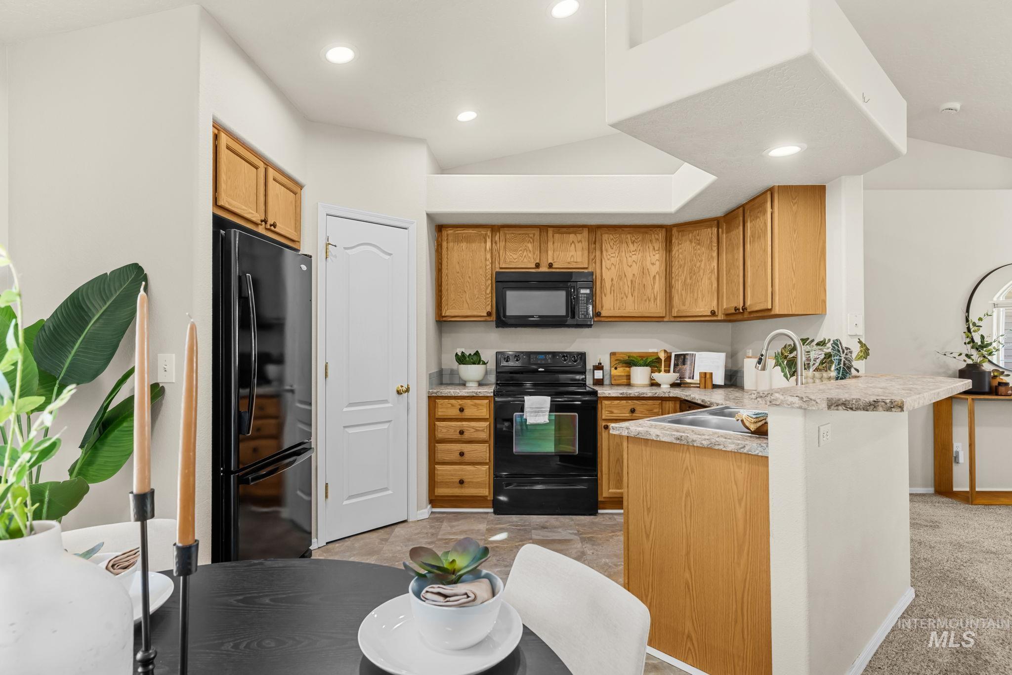 11729 W Shetland Dr., Boise, Idaho 83709, 3 Bedrooms, 2 Bathrooms, Residential For Sale, Price $430,000,MLS 99002621