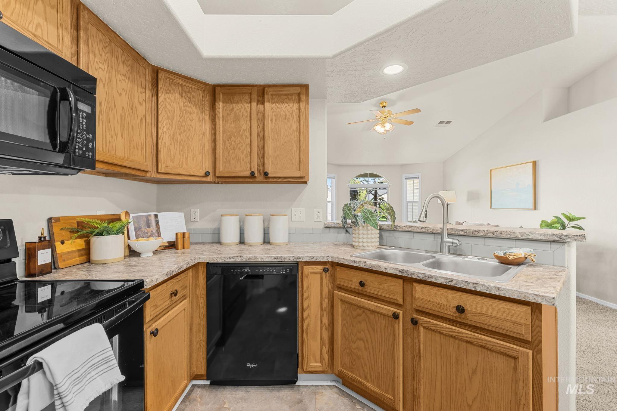 11729 W Shetland Dr., Boise, Idaho 83709, 3 Bedrooms, 2 Bathrooms, Residential For Sale, Price $430,000,MLS 99002621