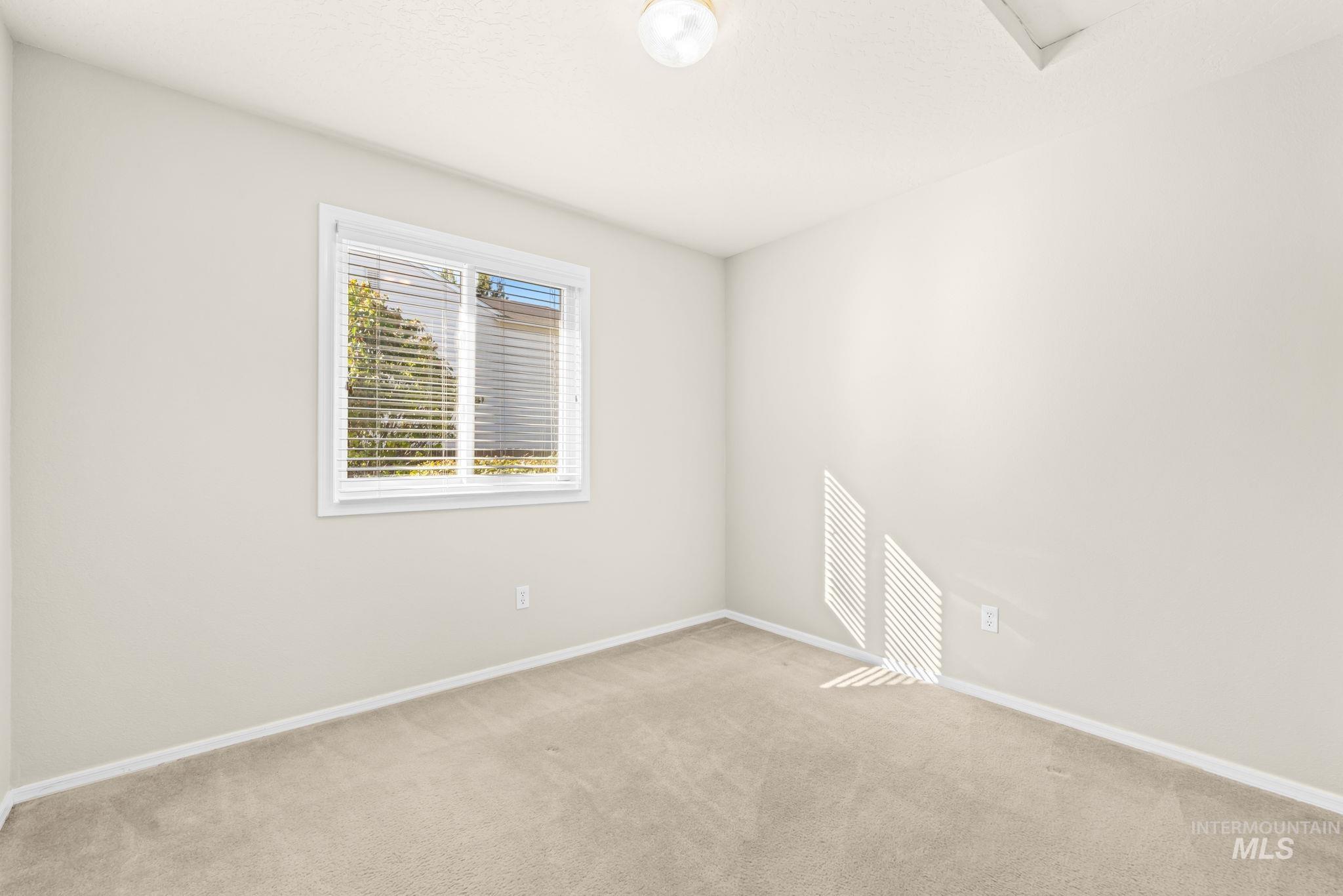 11729 W Shetland Dr., Boise, Idaho 83709, 3 Bedrooms, 2 Bathrooms, Residential For Sale, Price $430,000,MLS 99002621