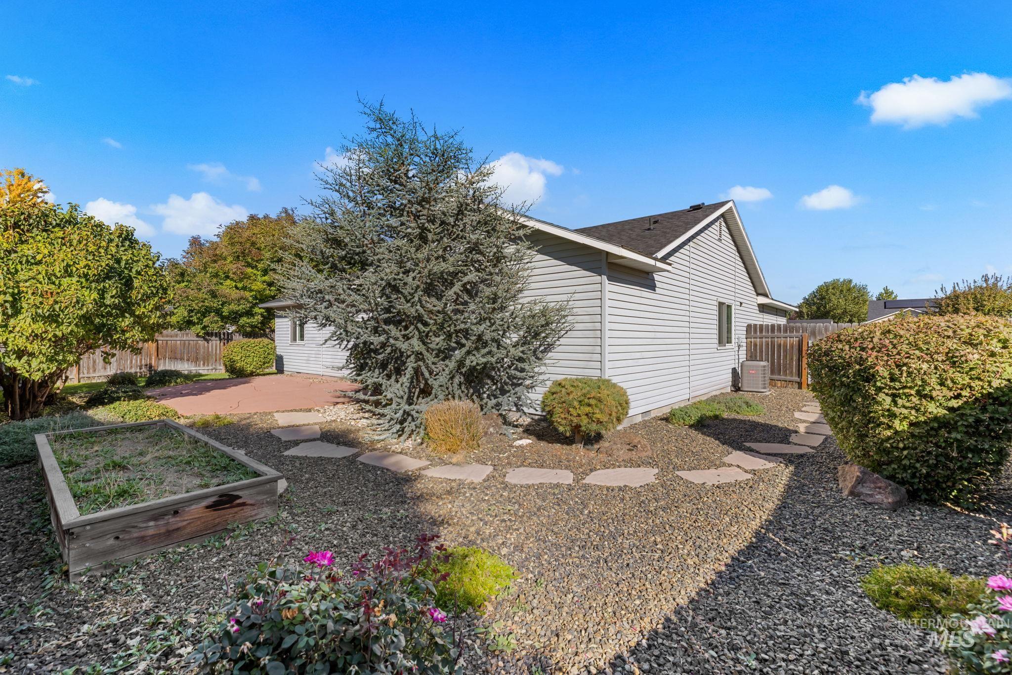 11729 W Shetland Dr., Boise, Idaho 83709, 3 Bedrooms, 2 Bathrooms, Residential For Sale, Price $430,000,MLS 99002621