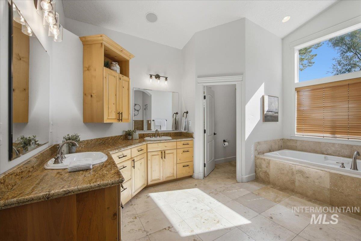 9395 W Pandion Ct, Garden City, Idaho 83714, 4 Bedrooms, 3 Bathrooms, Residential For Sale, Price $1,399,000,MLS 99002622