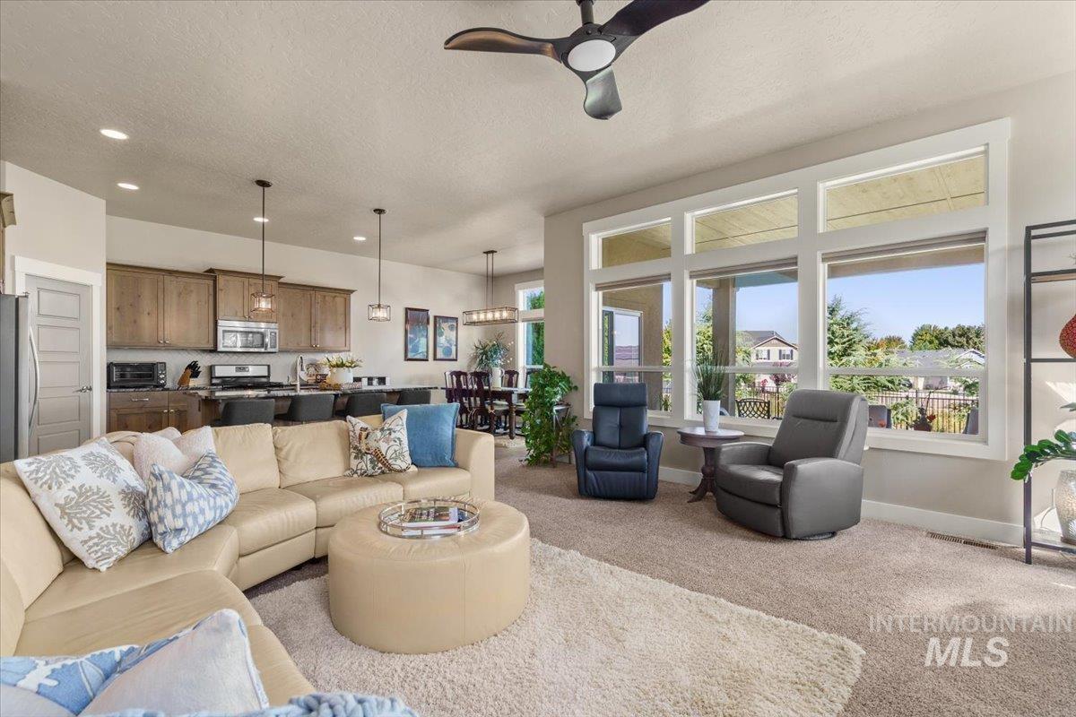 1058 E Radiant Ridge Dr., Meridian, Idaho 83642, 3 Bedrooms, 2 Bathrooms, Residential For Sale, Price $729,000,MLS 99002624