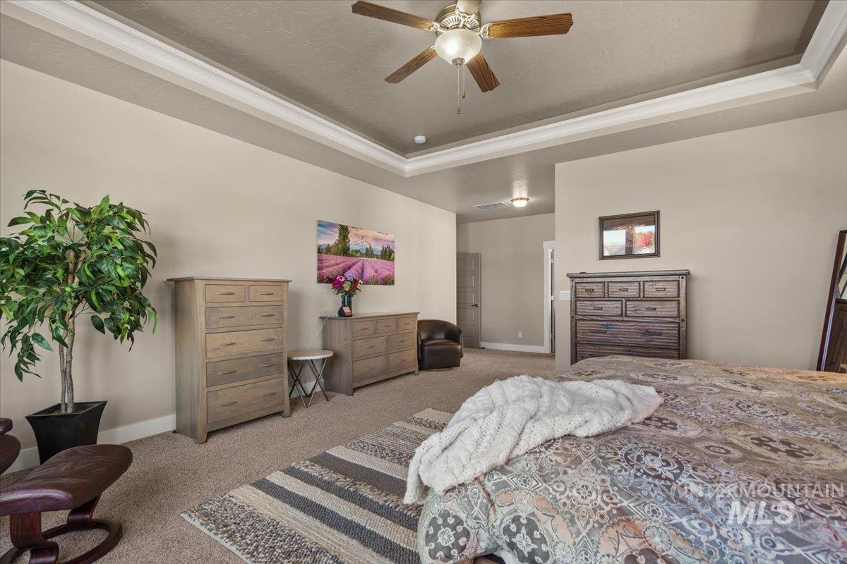 1058 E Radiant Ridge Dr., Meridian, Idaho 83642, 3 Bedrooms, 2 Bathrooms, Residential For Sale, Price $729,000,MLS 99002624