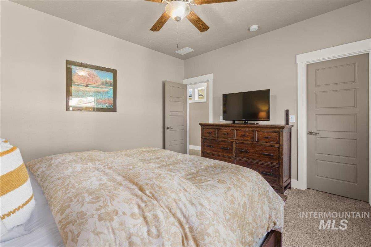1058 E Radiant Ridge Dr., Meridian, Idaho 83642, 3 Bedrooms, 2 Bathrooms, Residential For Sale, Price $729,000,MLS 99002624