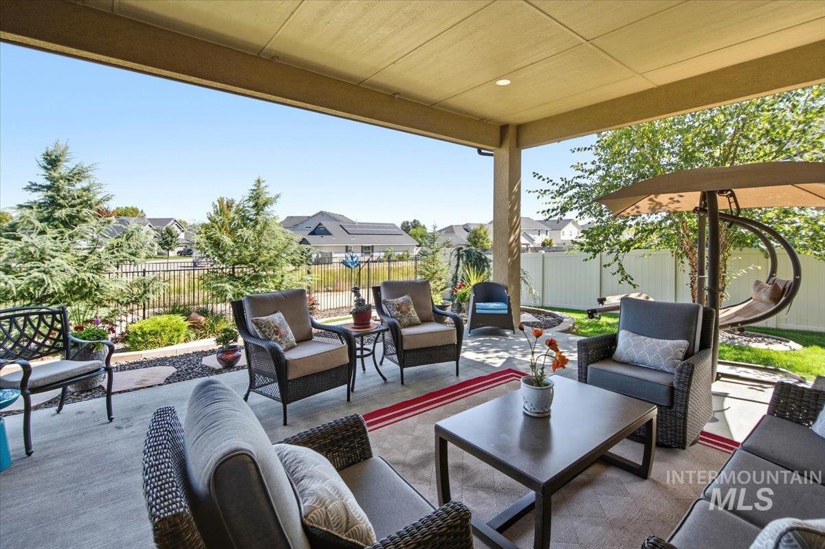1058 E Radiant Ridge Dr., Meridian, Idaho 83642, 3 Bedrooms, 2 Bathrooms, Residential For Sale, Price $729,000,MLS 99002624