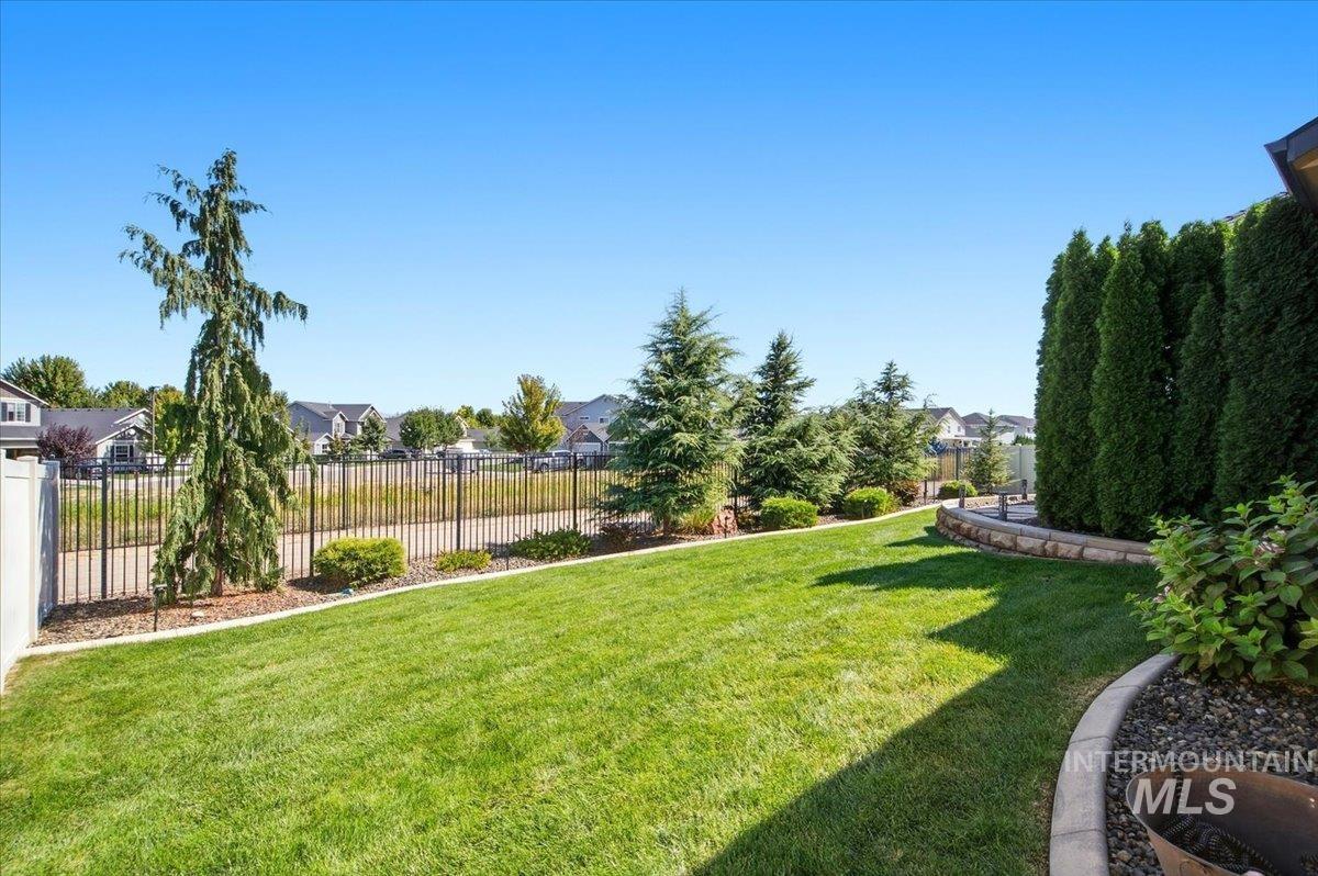 1058 E Radiant Ridge Dr., Meridian, Idaho 83642, 3 Bedrooms, 2 Bathrooms, Residential For Sale, Price $729,000,MLS 99002624