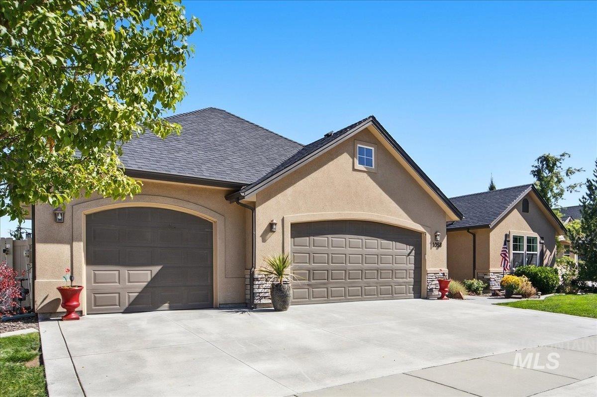 1058 E Radiant Ridge Dr., Meridian, Idaho 83642, 3 Bedrooms, 2 Bathrooms, Residential For Sale, Price $729,000,MLS 99002624