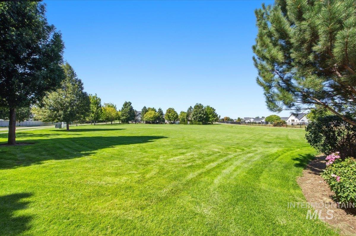 1058 E Radiant Ridge Dr., Meridian, Idaho 83642, 3 Bedrooms, 2 Bathrooms, Residential For Sale, Price $729,000,MLS 99002624