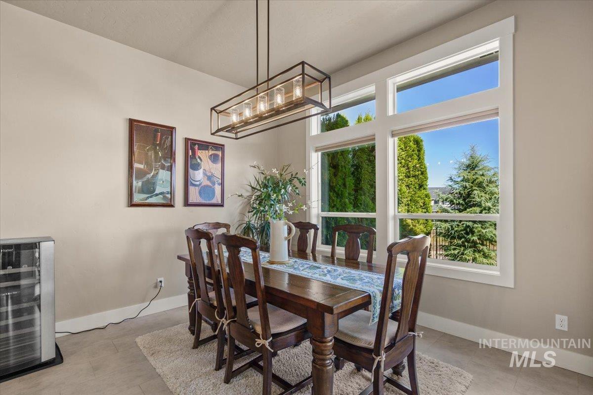 1058 E Radiant Ridge Dr., Meridian, Idaho 83642, 3 Bedrooms, 2 Bathrooms, Residential For Sale, Price $729,000,MLS 99002624