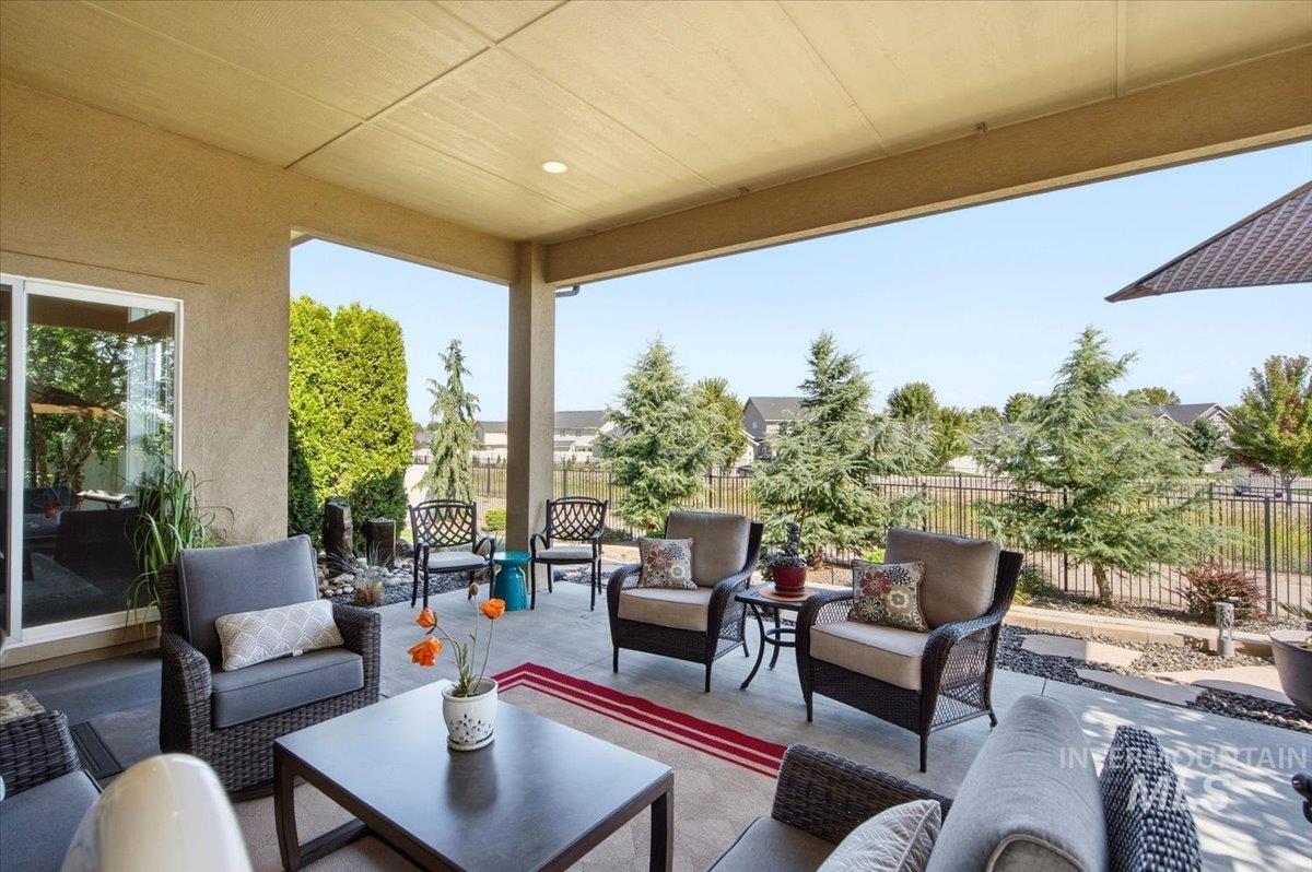 1058 E Radiant Ridge Dr., Meridian, Idaho 83642, 3 Bedrooms, 2 Bathrooms, Residential For Sale, Price $729,000,MLS 99002624