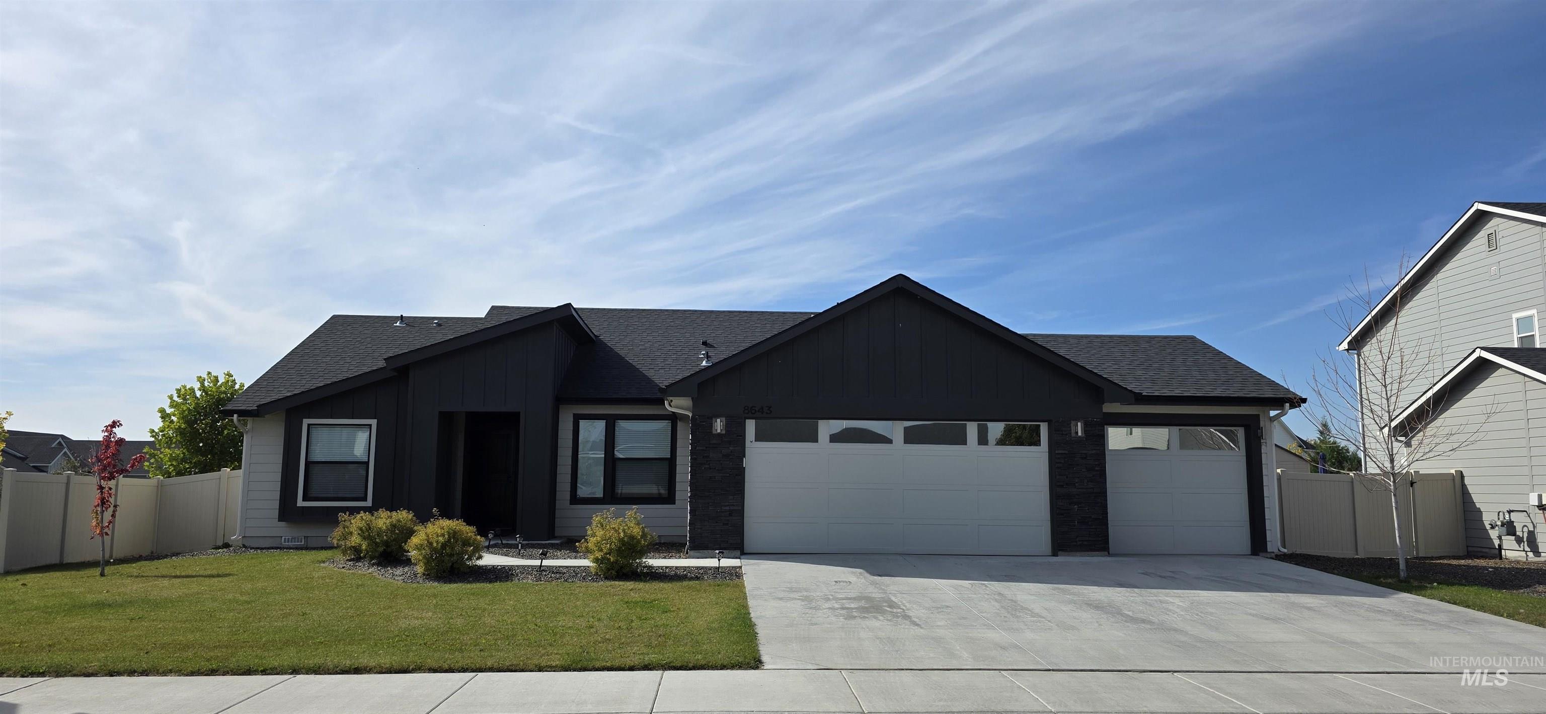 8643 S Foraker Way, Kuna, Idaho 83634, 4 Bedrooms, 2 Bathrooms, Residential For Sale, Price $480,000,MLS 99002625