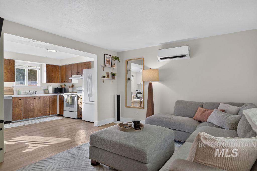 2025/2027 S Owyhee St., Boise, Idaho 83705, 2 Bedrooms, 1.5 Bathrooms, Residential Income For Sale, Price $579,900,MLS 99002627