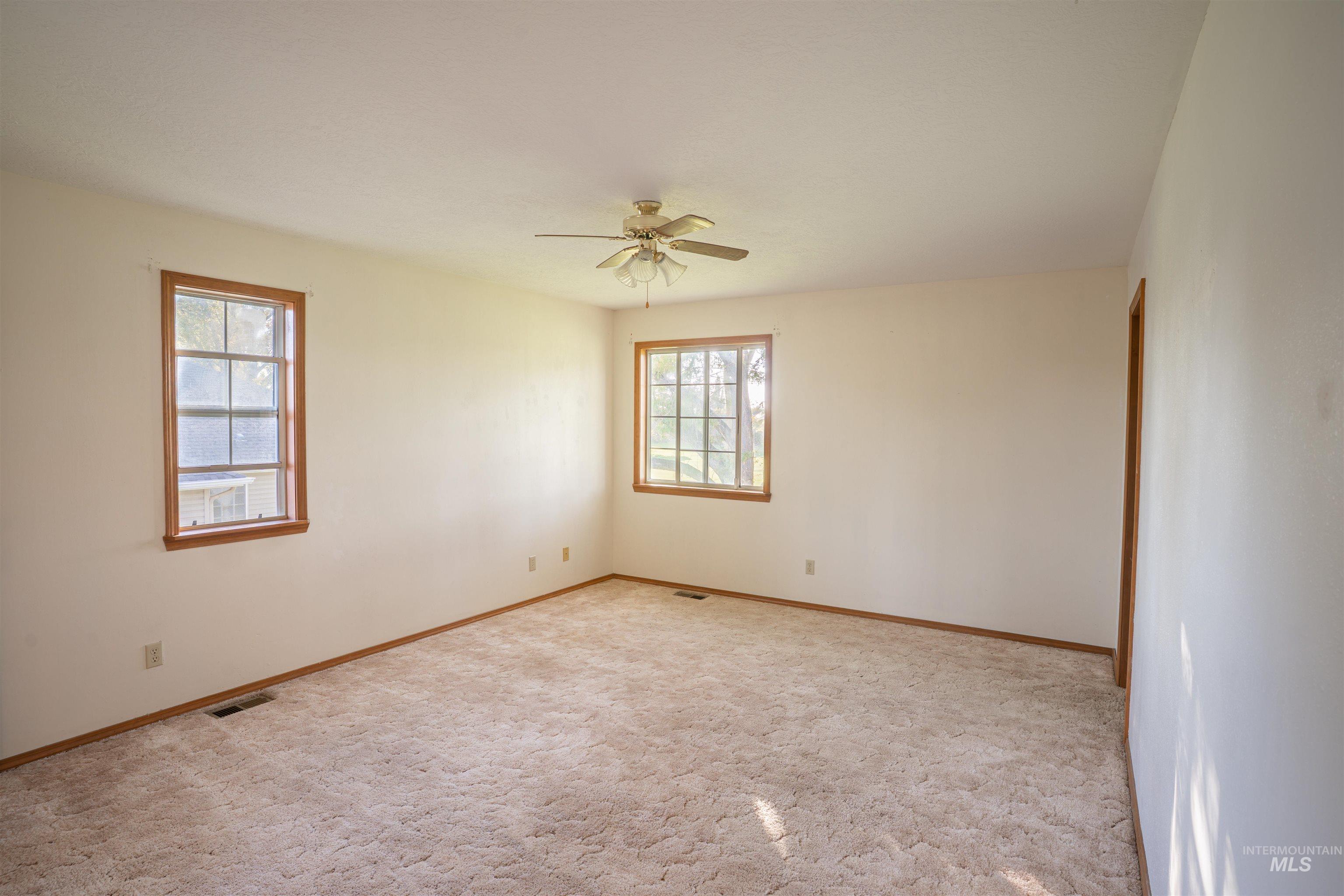 112 Seminole Cir, Jerome, Idaho 83338, 6 Bedrooms, 3 Bathrooms, Residential For Sale, Price $499,000,MLS 99002628