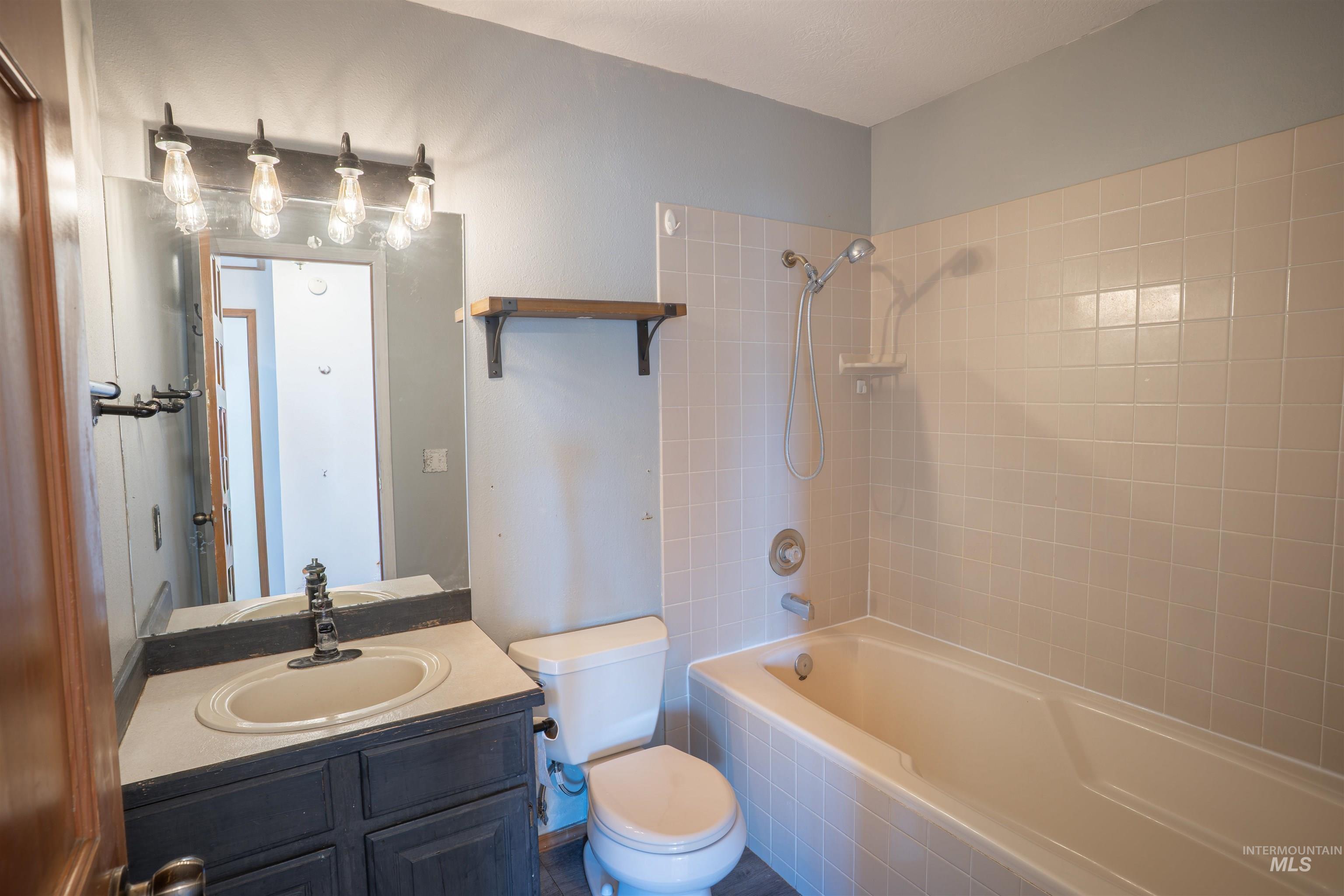 112 Seminole Cir, Jerome, Idaho 83338, 6 Bedrooms, 3 Bathrooms, Residential For Sale, Price $499,000,MLS 99002628