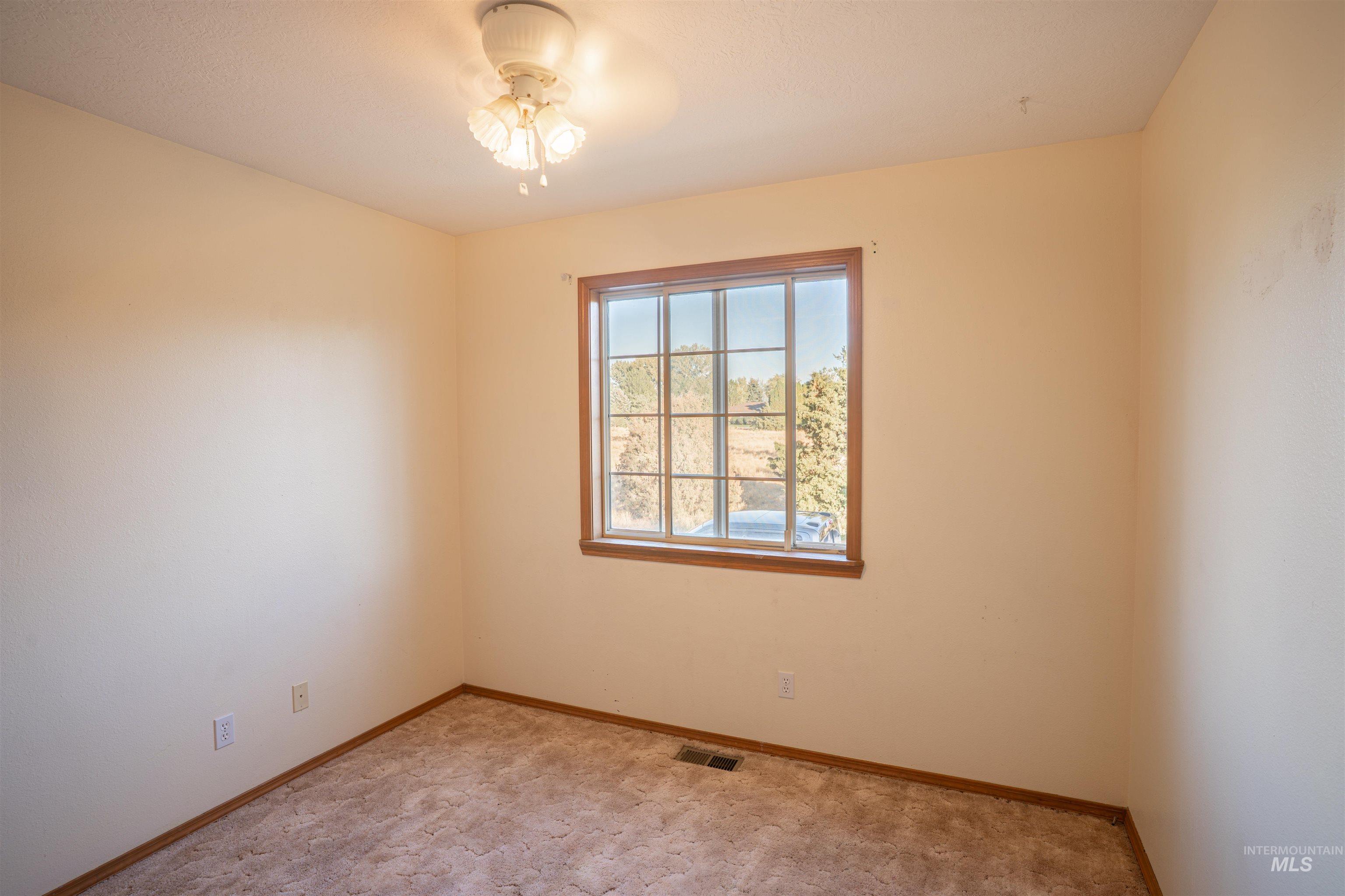 112 Seminole Cir, Jerome, Idaho 83338, 6 Bedrooms, 3 Bathrooms, Residential For Sale, Price $499,000,MLS 99002628