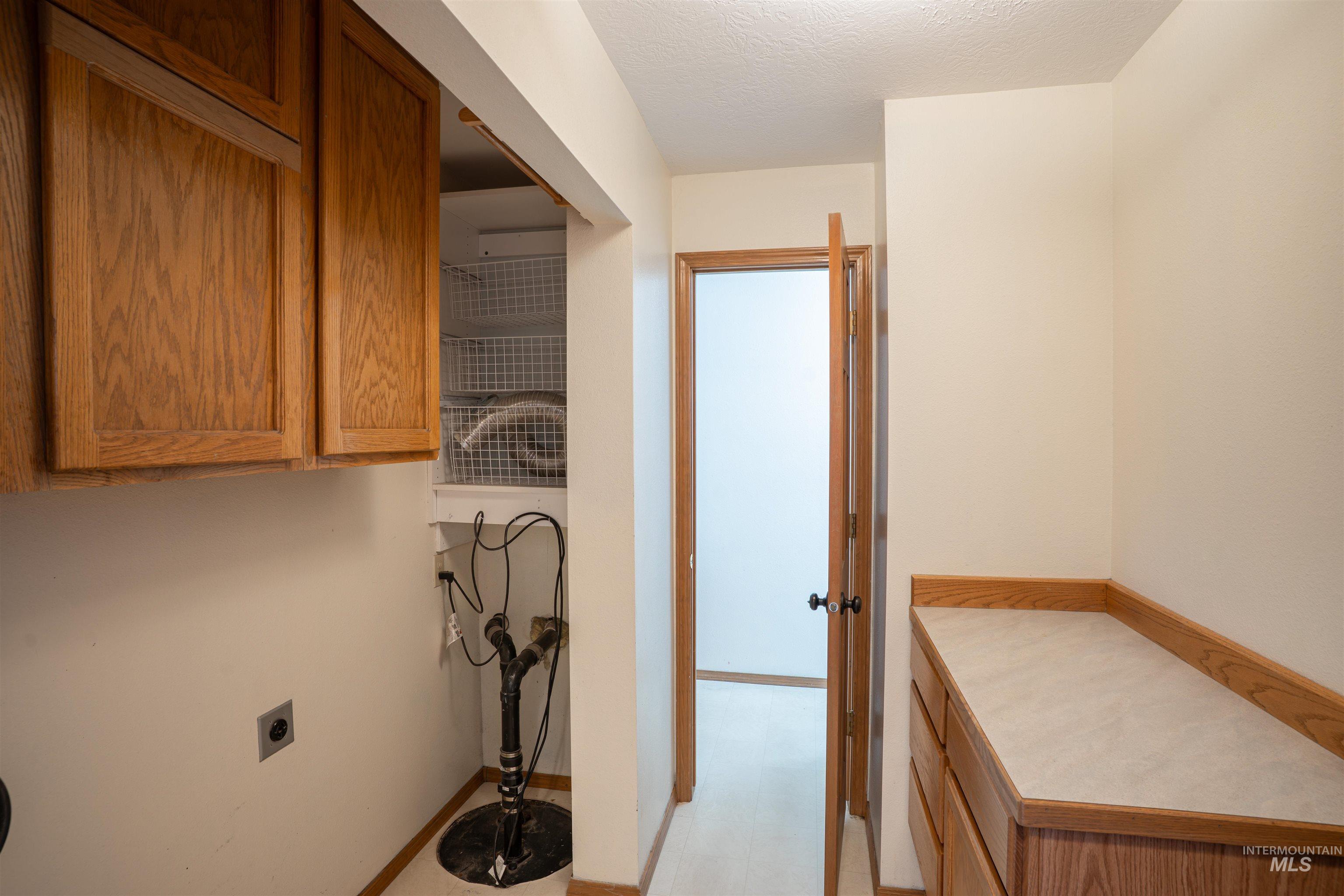 112 Seminole Cir, Jerome, Idaho 83338, 6 Bedrooms, 3 Bathrooms, Residential For Sale, Price $499,000,MLS 99002628