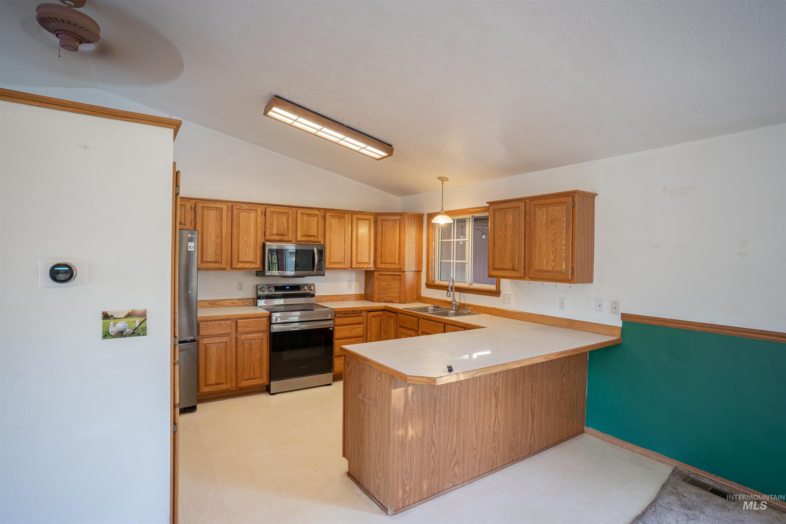 112 Seminole Cir, Jerome, Idaho 83338, 6 Bedrooms, 3 Bathrooms, Residential For Sale, Price $499,000,MLS 99002628