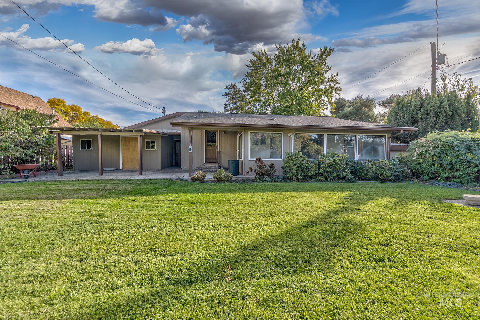 340 Pioneer Road, Weiser, Idaho 83672, 2 Bedrooms, 2 Bathrooms, Residential For Sale, Price $349,000,MLS 99002631