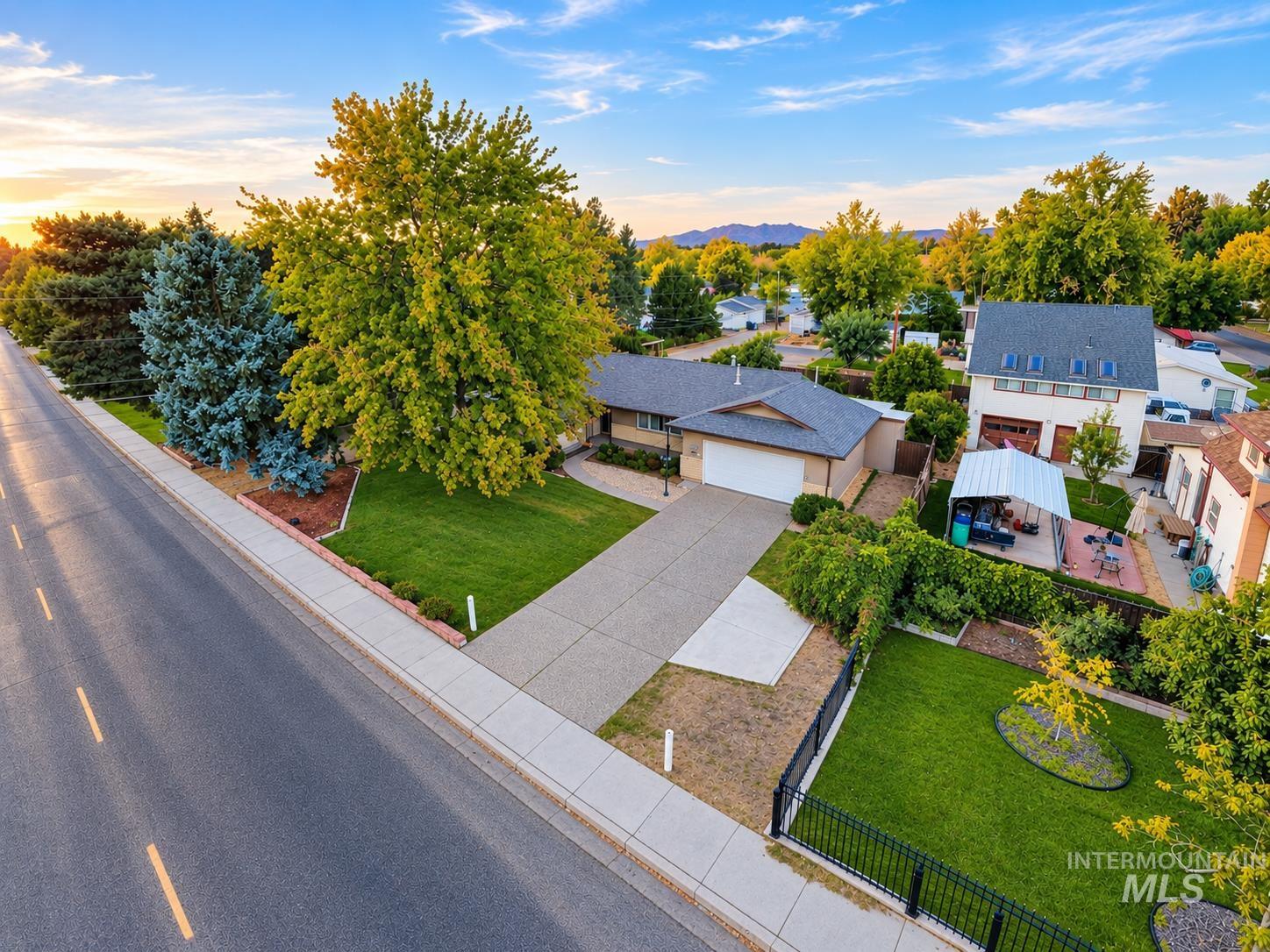 340 Pioneer Road, Weiser, Idaho 83672, 2 Bedrooms, 2 Bathrooms, Residential For Sale, Price $349,000,MLS 99002631