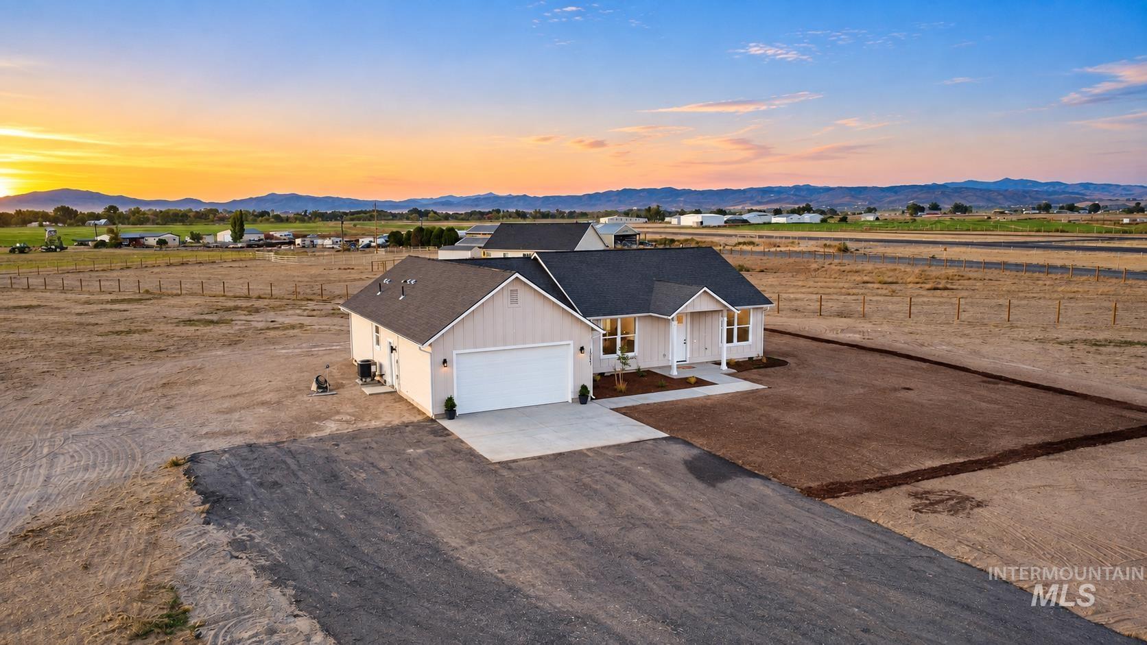 1371 Hansen Road, Weiser, Idaho 83672, 3 Bedrooms, 2.5 Bathrooms, Residential For Sale, Price $579,999,MLS 99002642