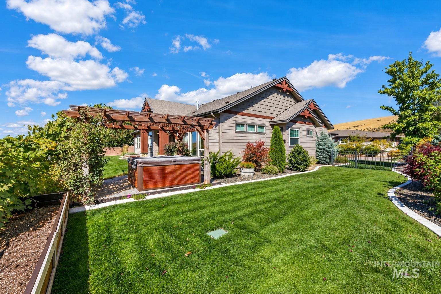3833 Sage Creek Drive, Boise, Idaho 83714, 4 Bedrooms, 2.5 Bathrooms, Residential For Sale, Price $1,009,000,MLS 99002644