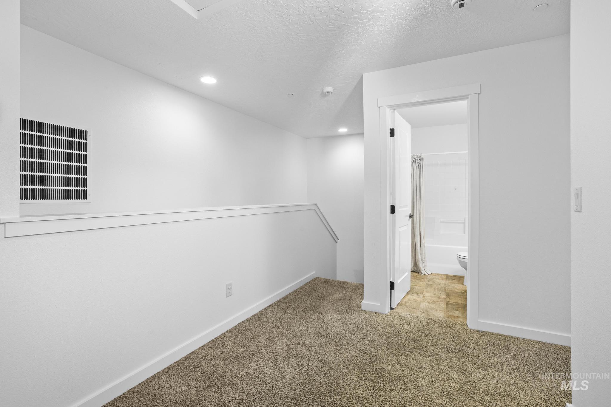 2286 S Gekeler, Boise, Idaho 83706, 3 Bedrooms, 3 Bathrooms, Residential For Sale, Price $574,999,MLS 99002645