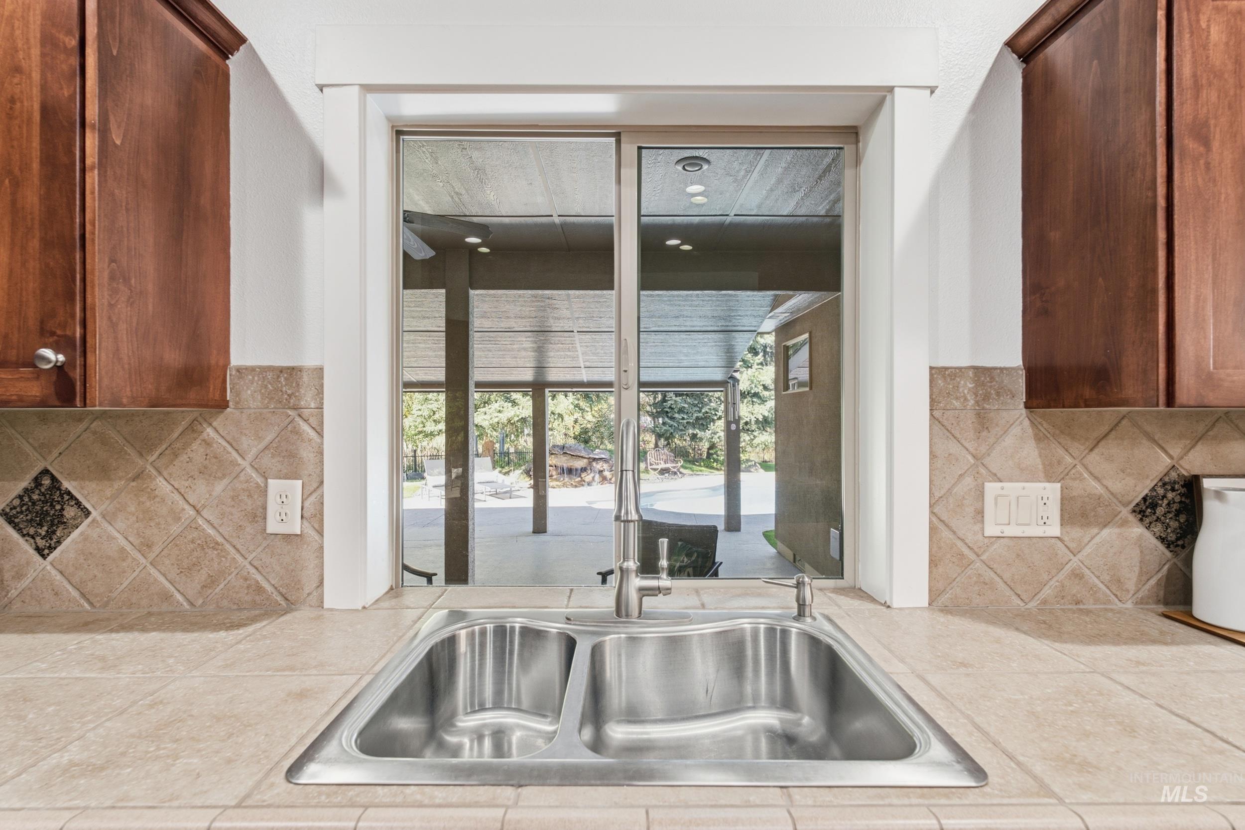 6201 N Cape Arago Place, Garden City, Idaho 83714, 5 Bedrooms, 3.5 Bathrooms, Residential For Sale, Price $979,900, 99002646