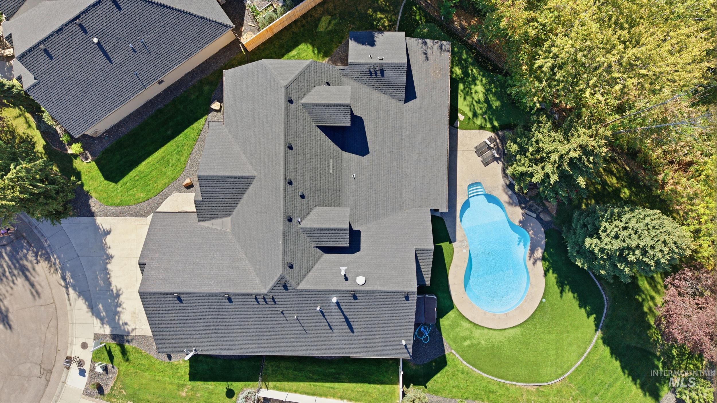6201 N Cape Arago Place, Garden City, Idaho 83714, 5 Bedrooms, 3.5 Bathrooms, Residential For Sale, Price $979,900, 99002646