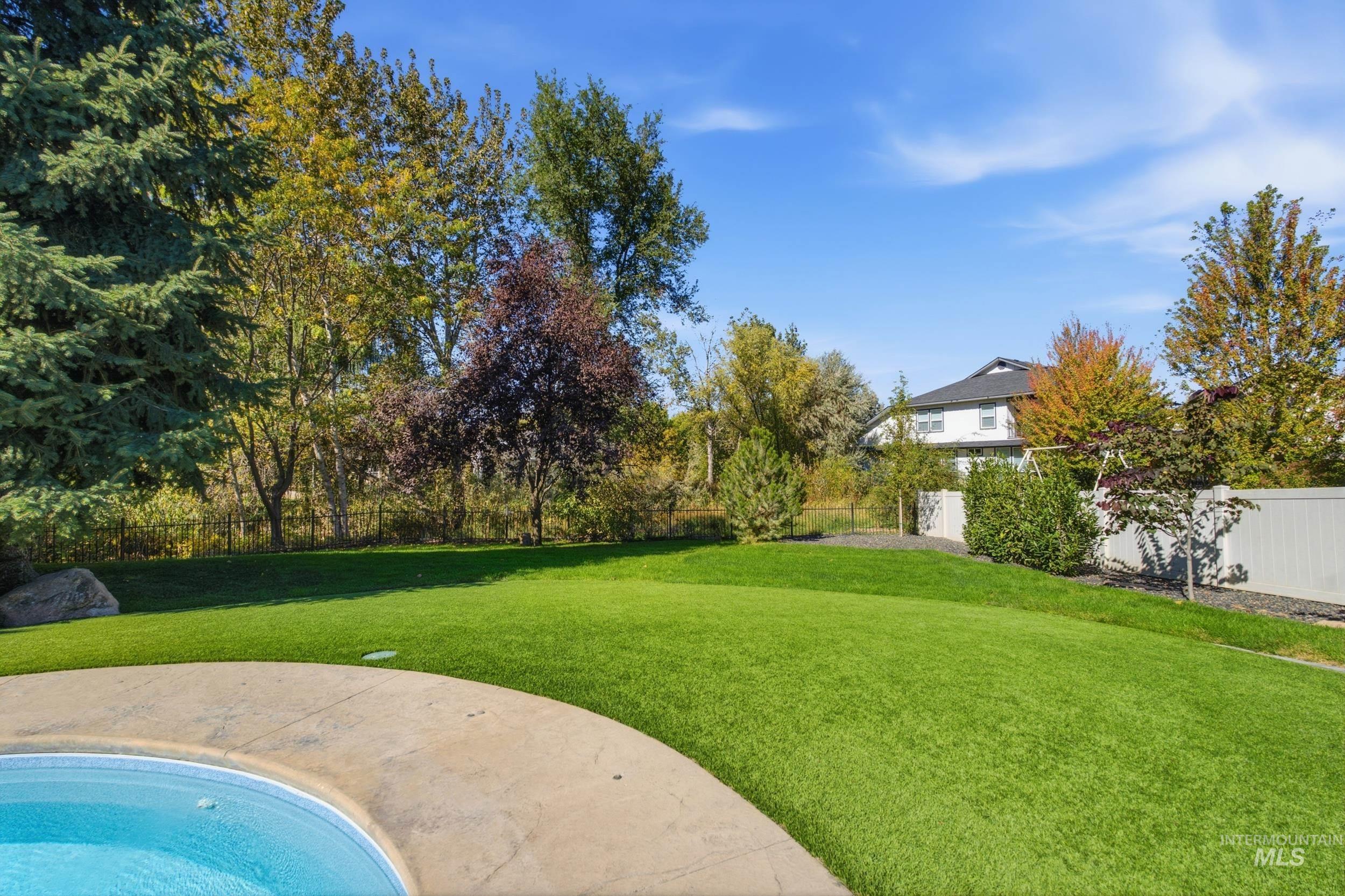 6201 N Cape Arago Place, Garden City, Idaho 83714, 5 Bedrooms, 3.5 Bathrooms, Residential For Sale, Price $979,900, 99002646