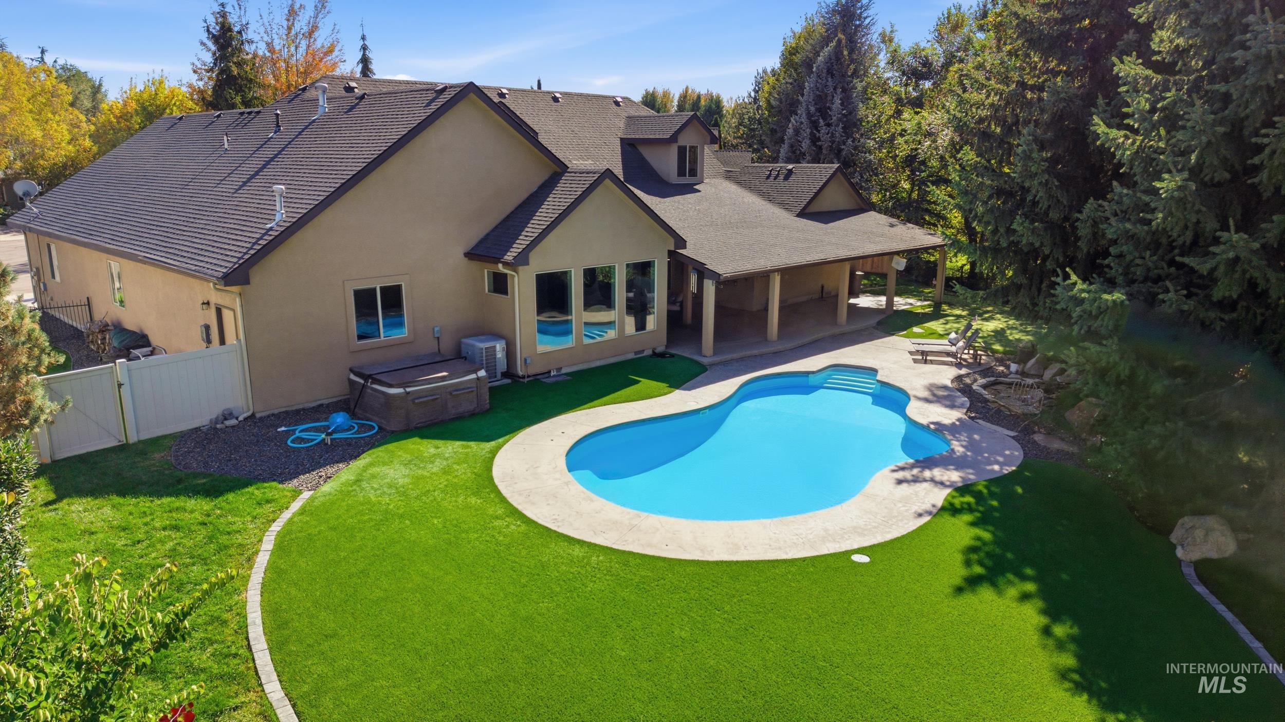 6201 N Cape Arago Place, Garden City, Idaho 83714, 5 Bedrooms, 3.5 Bathrooms, Residential For Sale, Price $979,900, 99002646