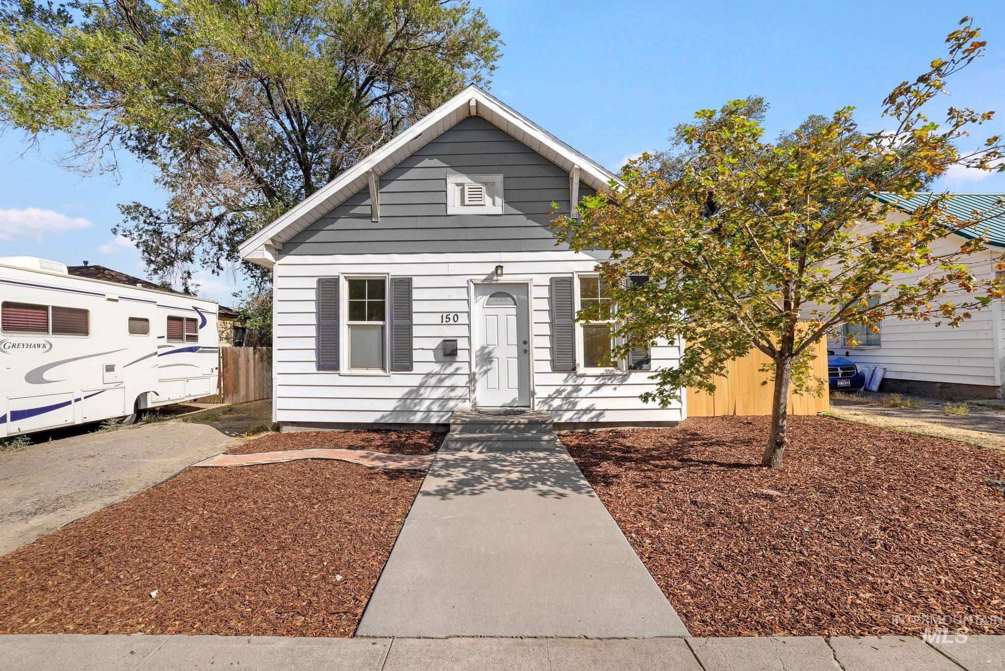 150 Adams St, Twin Falls, Idaho 83301, 2 Bedrooms, 2 Bathrooms, Residential For Sale, Price $240,000,MLS 99002648