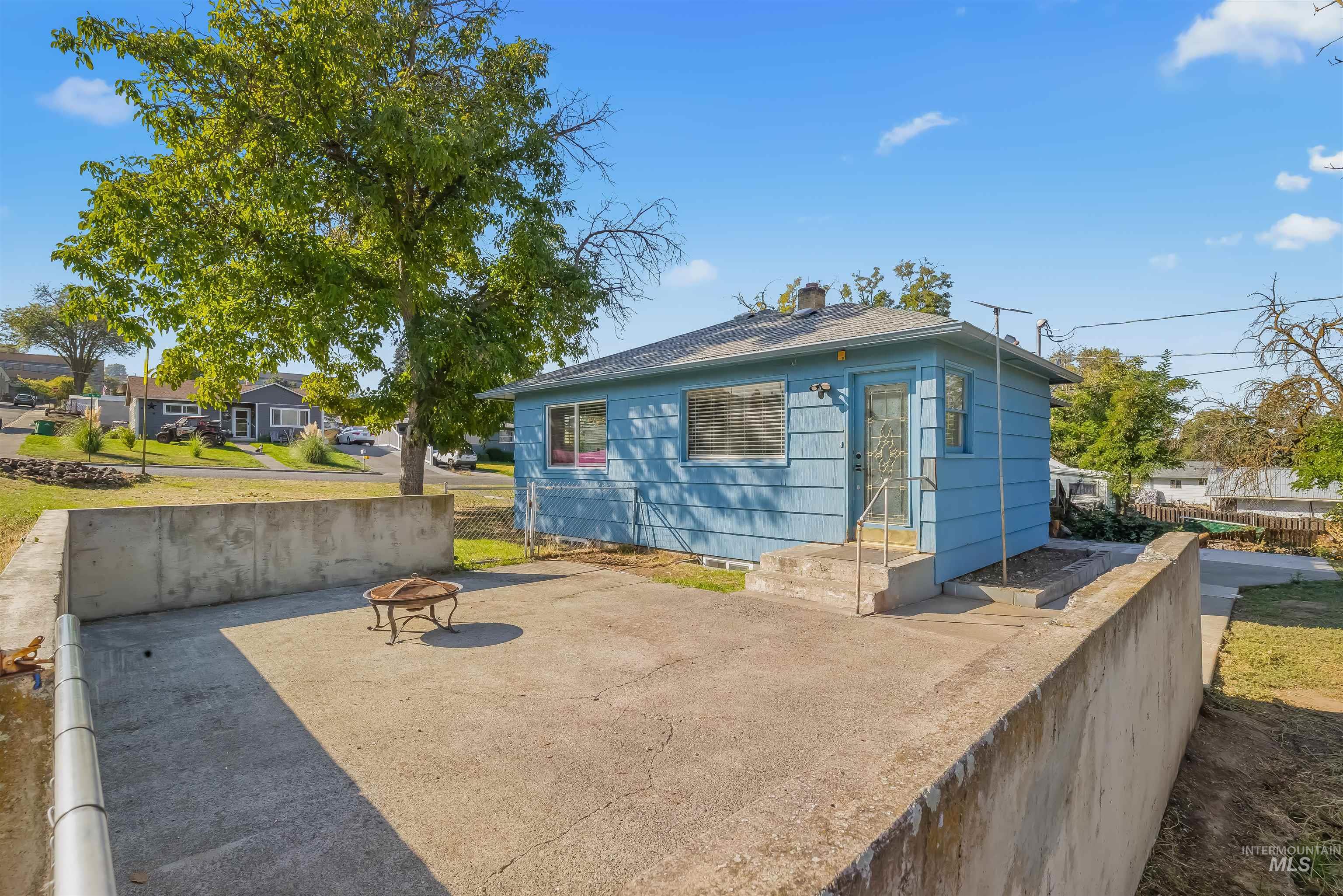 1527 20th Ave, Lewiston, Idaho 83501, 4 Bedrooms, 2 Bathrooms, Residential For Sale, Price $380,000,MLS 99002652